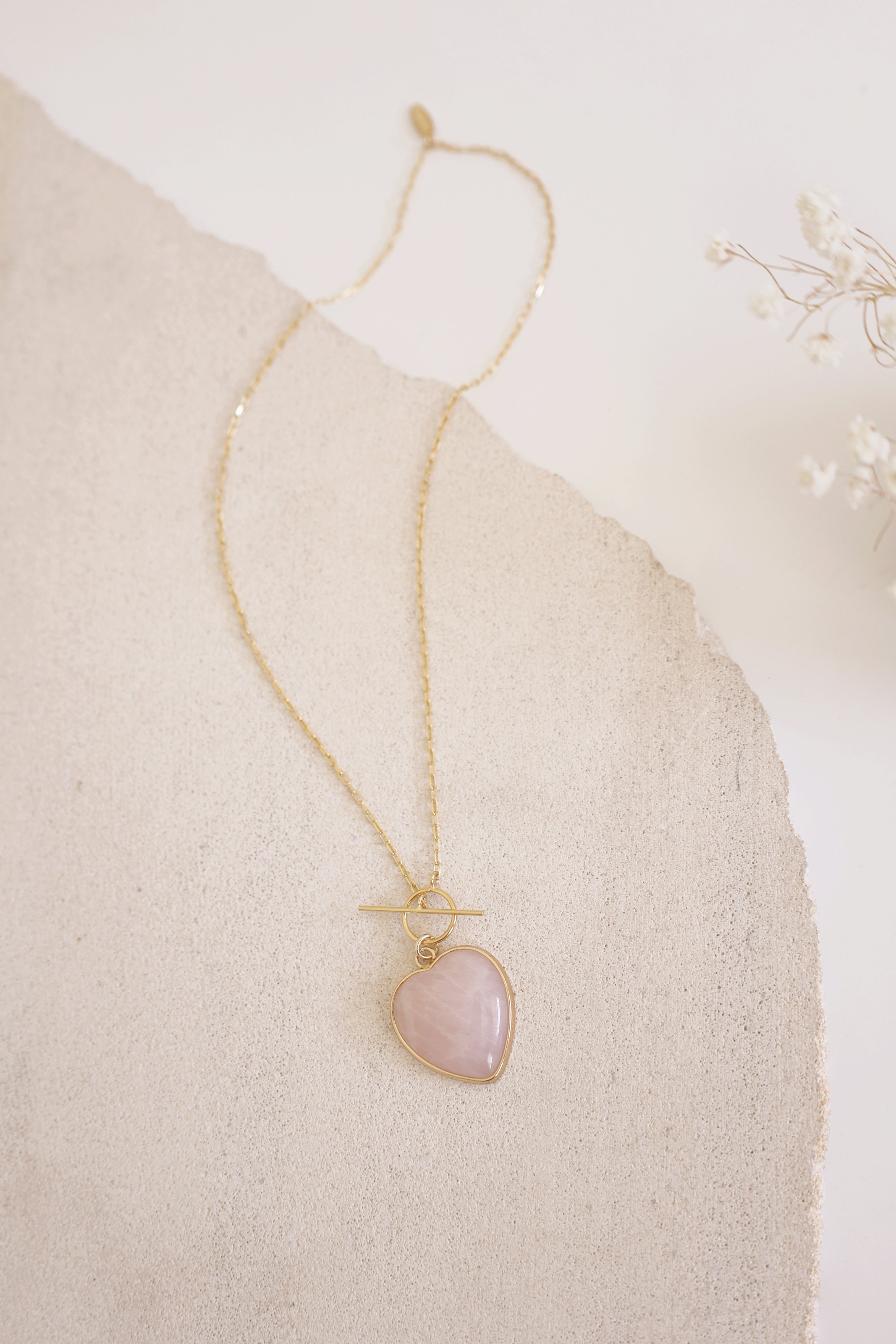 Elegant Toggle Chain Heart Pendant Necklace for Women - Sterling Silver Dainty Jewelry Gift for Valentine's Day, Anniversary or Birthday - Perfect for Romantic Dates, Special Occasions and Everyday Wear