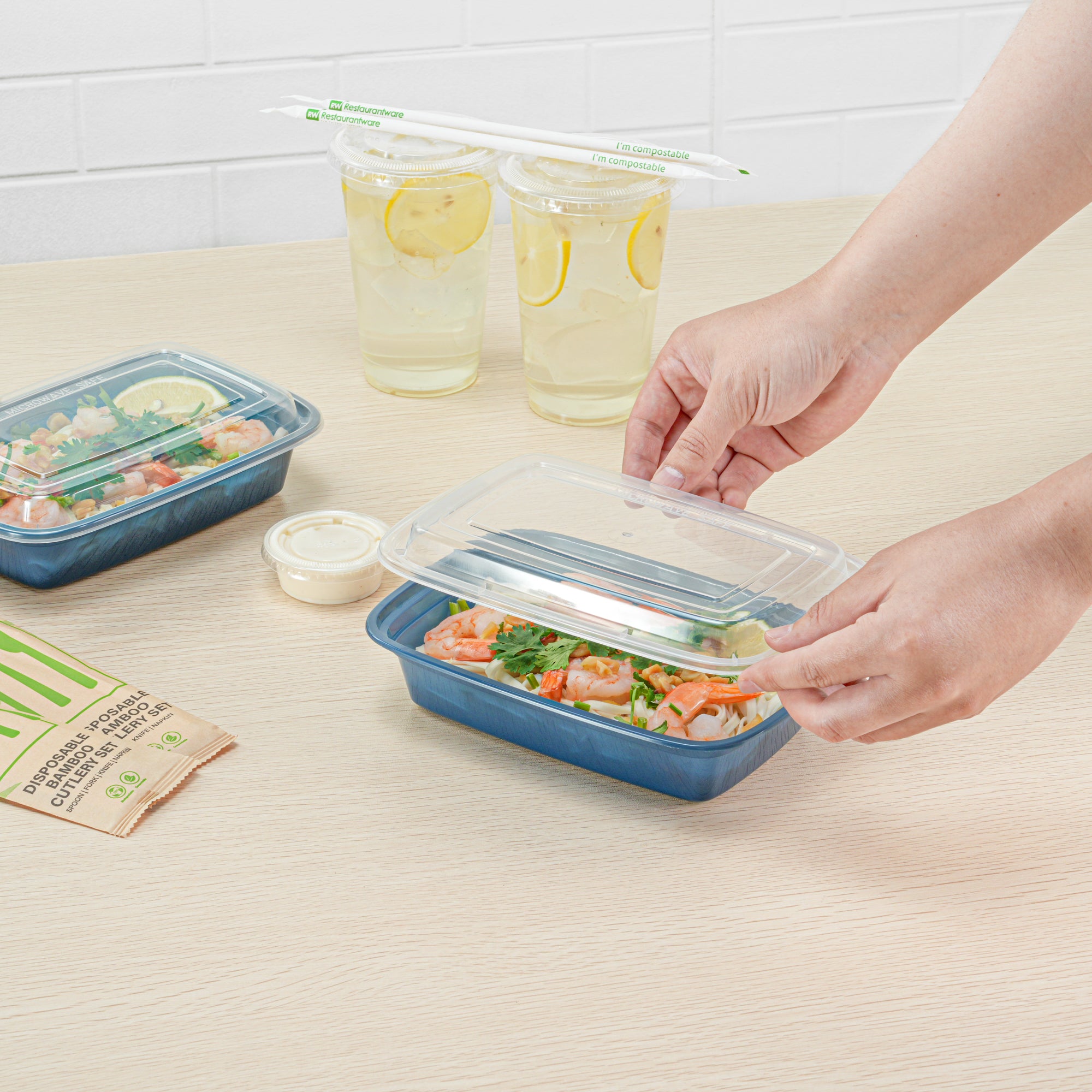 24 oz Rectangle Midnight Blue Plastic Food Storage Container with Clear Lid - Microwave Safe, 8