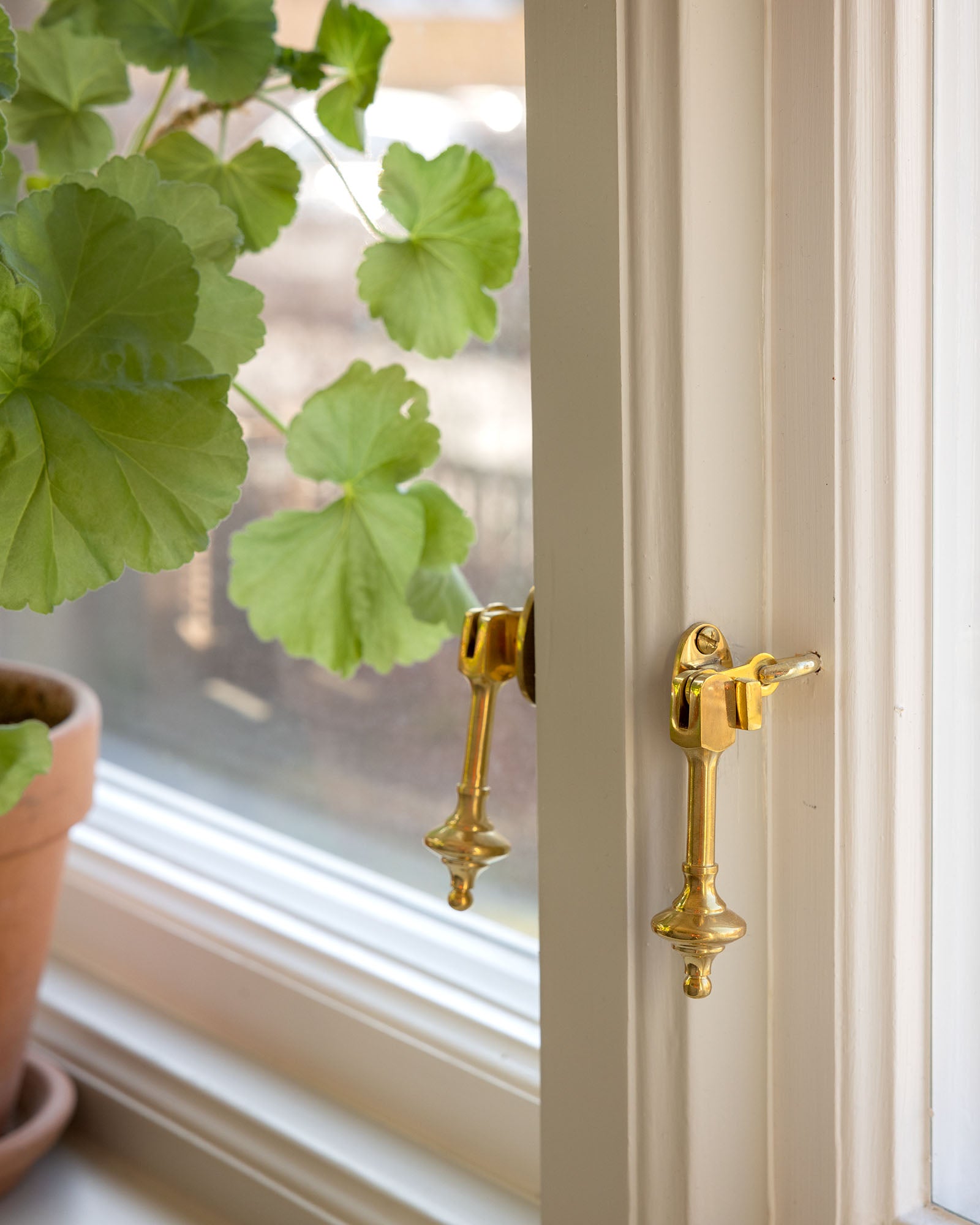 Næsman No. 1332 Brass Window Lock with Short Loop - Secure Your Home & Enhance Safety for Doors, Windows & Cabinets