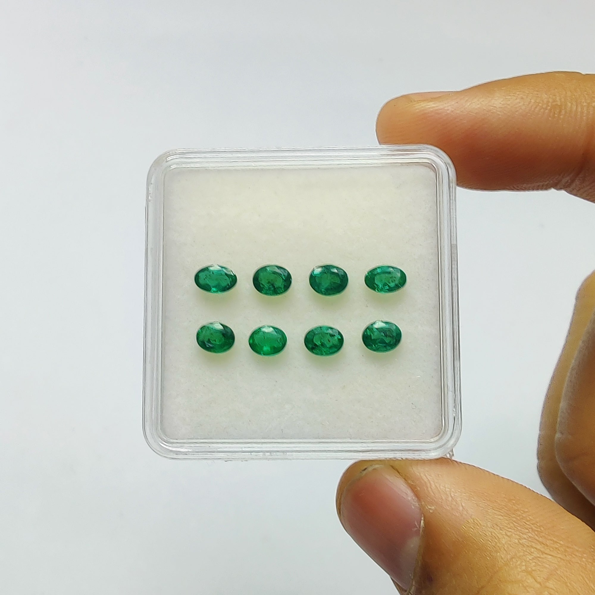 1.90cts Natural Untreated Green Emerald Gemstone Set - Oval Cut 5x3mm & 5x4mm (8pcs) | Jewelry Making, Engagement Rings & Luxury Gift Giving