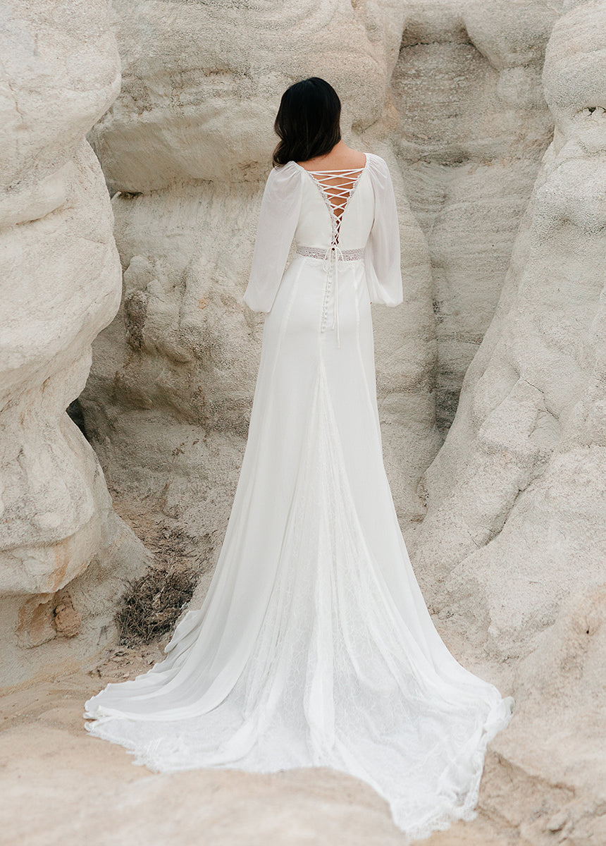 Emberlynn Elegant White Lily Wedding Dress – Perfect for Bridal Ceremonies, Vows & Romantic Photoshoots
