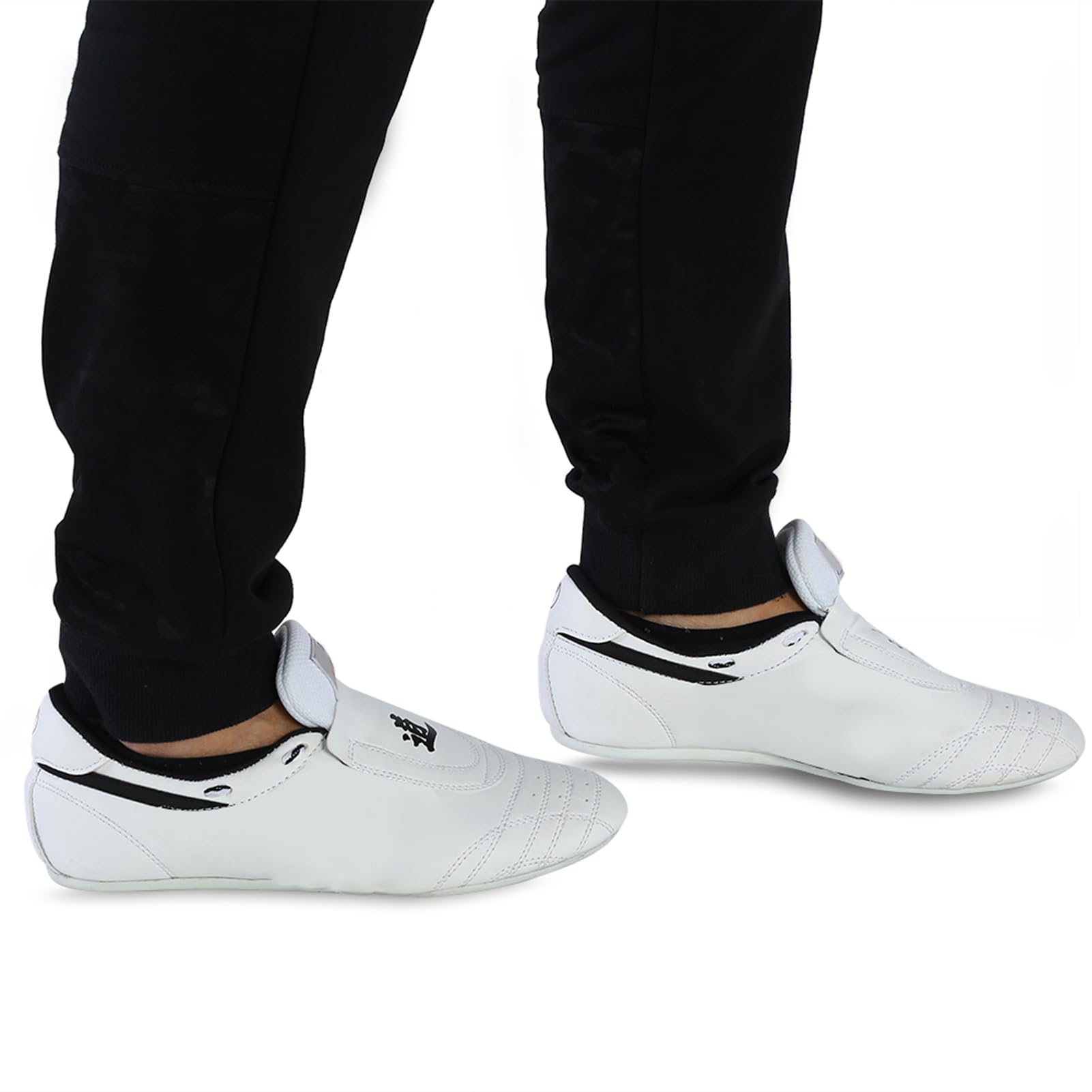 Taekwondo Shoes, Kung Fu Shoes & Tai Chi Shoes - Lightweight Martial Arts Training Shoes for Men, Women & Kids with Storage Bag - Perfect for Road Running, Boxing & Martial Arts Practice
