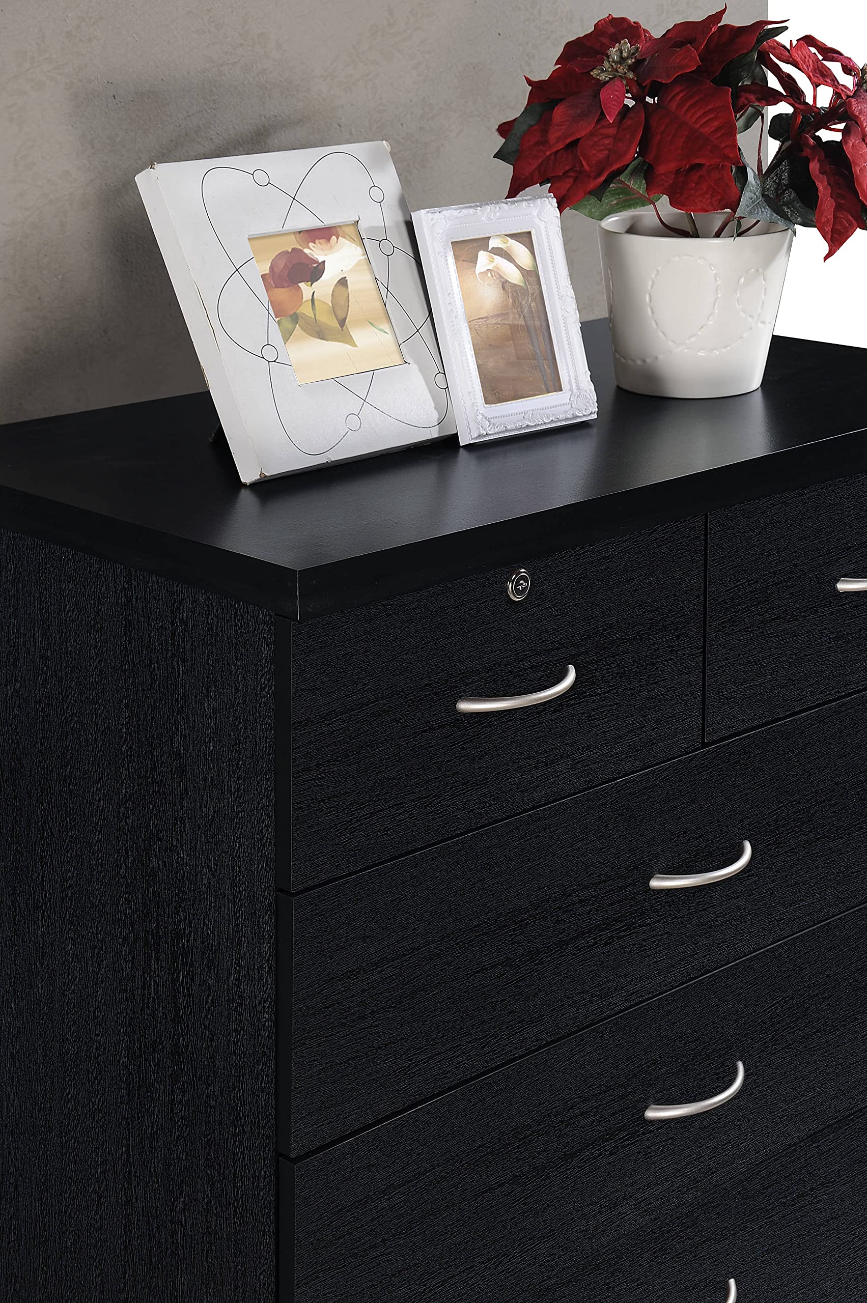 HODEDAH 7-Drawer Wooden Dresser for Bedroom, 31.5-Inch Wide Chest of Drawers with Locking Top Drawers - Black Storage Organizer for Clothes, Perfect for Master Bedroom, Guest Room or Dorm Organization