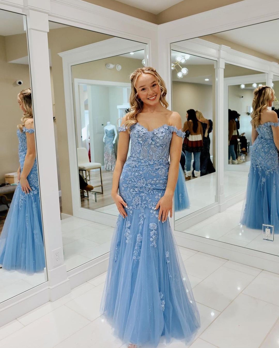 Elegant Off-The-Shoulder Mermaid Prom Dress with Applique Details - Formal Evening Gown for Homecoming, Wedding & Special Occasions | Style J3102