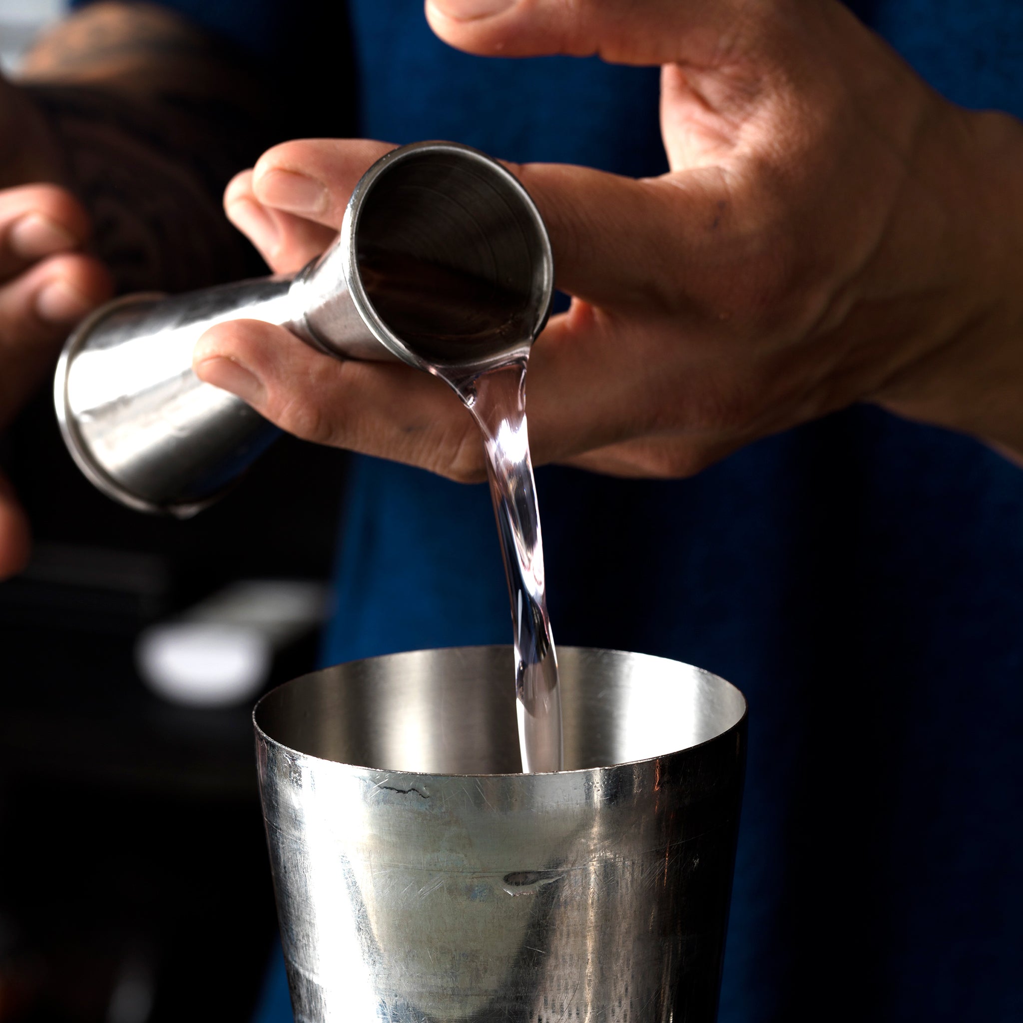 Premium Japanese Style Jigger - 1oz & 1.5oz Stainless Steel Cocktail Measuring Tool for Bartenders & Home Mixologists - Perfect for Crafting Martinis, Old Fashioned & Japanese Cocktails