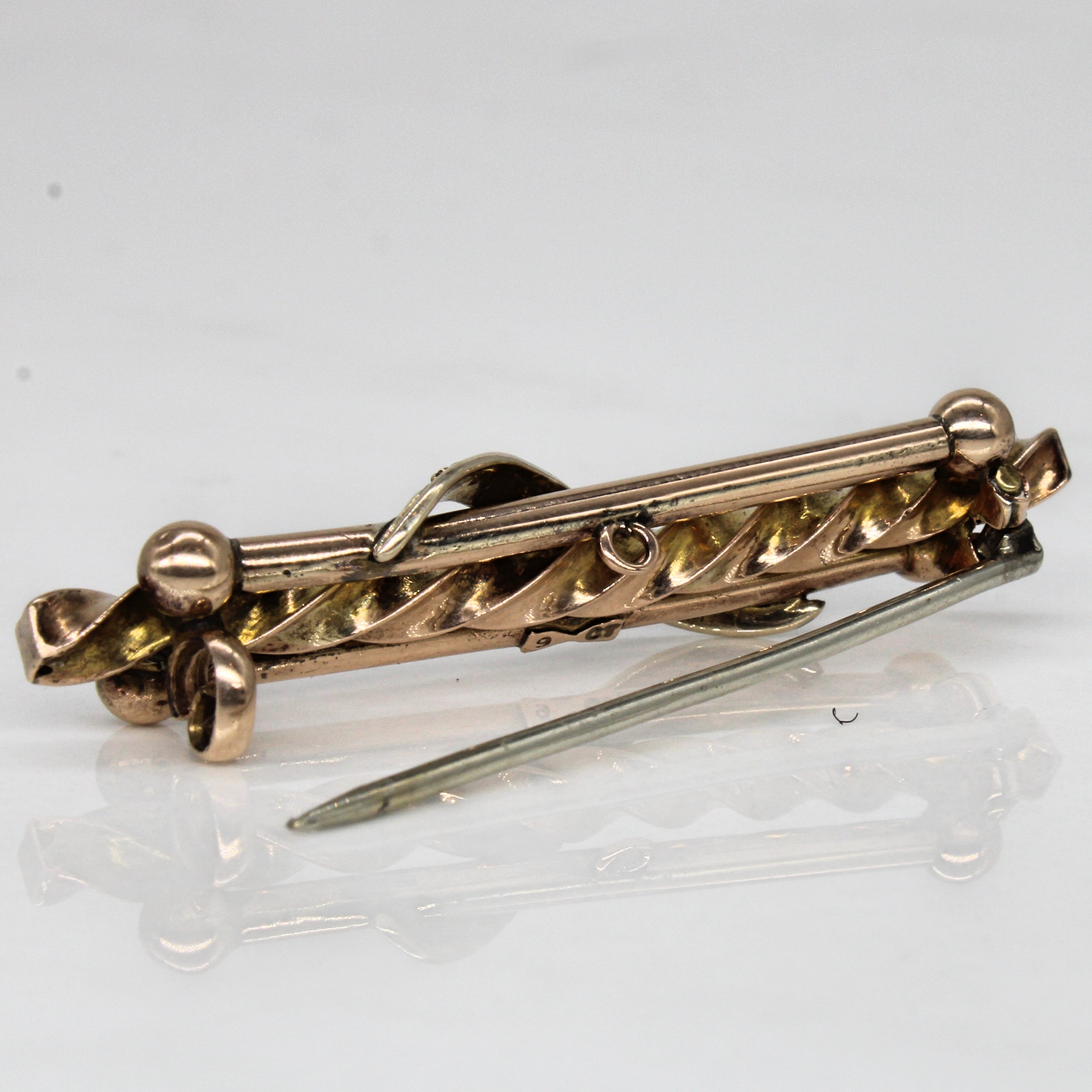Vintage Pearl Twist Brooch - Elegant Antique Jewelry for Women, Perfect for Weddings, Parties & Special Occasions