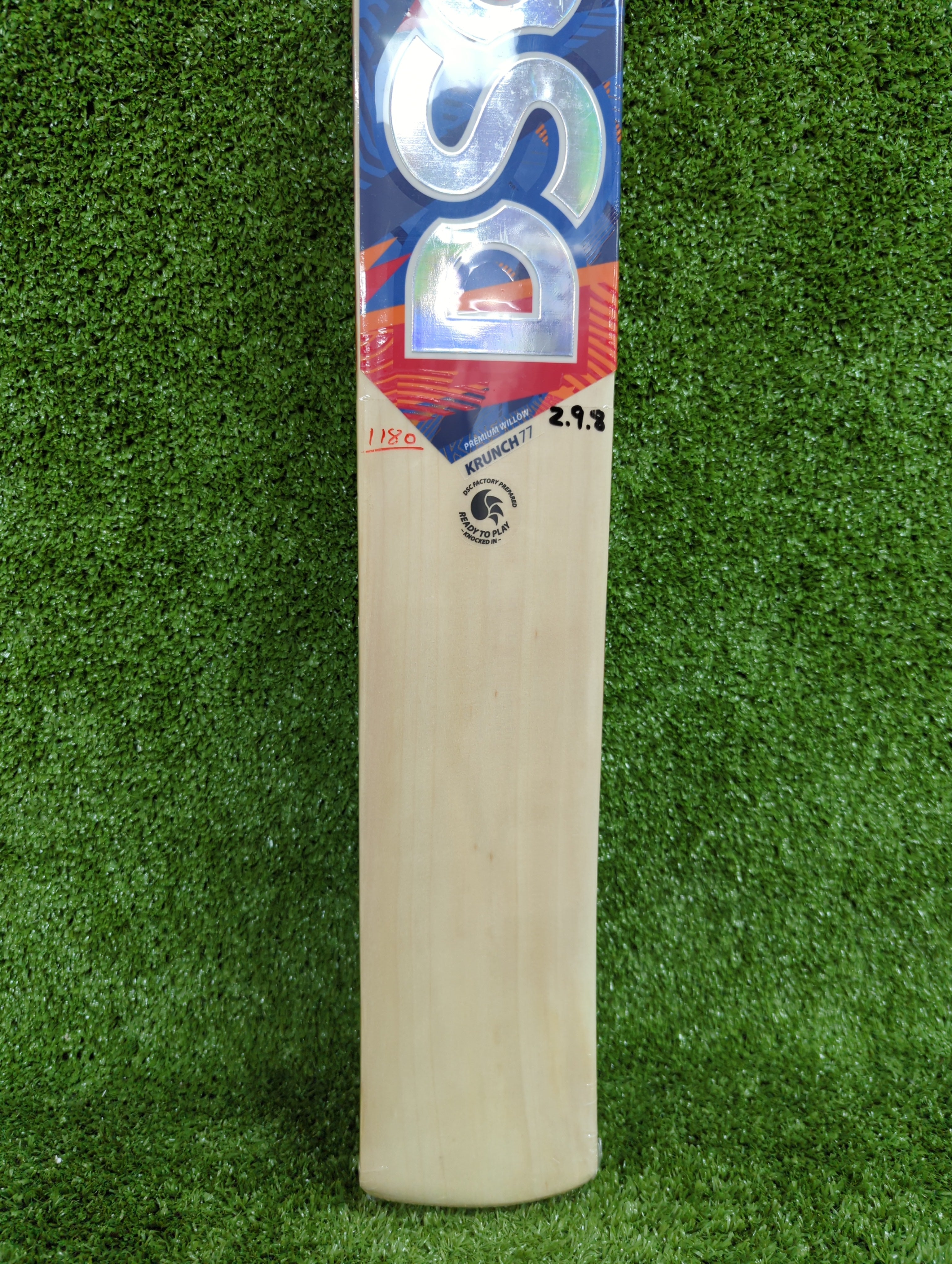 DSC Krunch 77 Kashmir Willow Cricket Bat - Professional Grade Cricket Equipment for Practice & Matches - Perfect for Outdoor Sports & Cricket Training