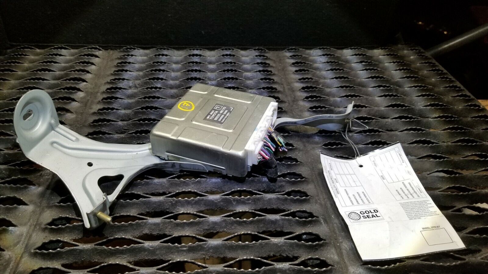 Original Toyota Highlander Multiplex Network Control Module OEM N17 - Compatible with 2001 2002 2003 Models | Perfect for Electrical System Repairs & Diagnostics