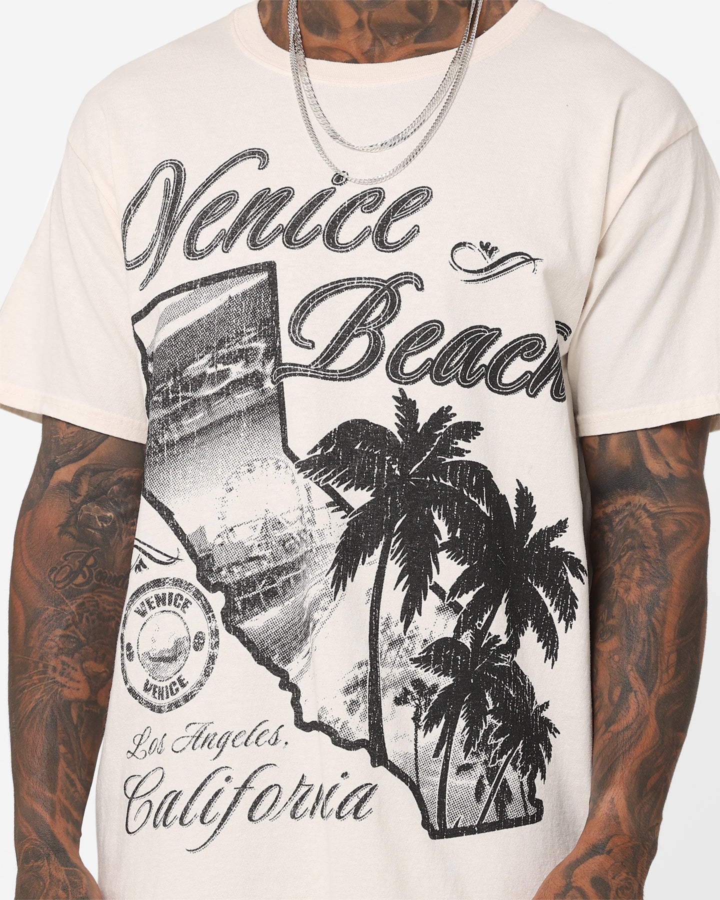 Vintage Venice Beach T-Shirt - Retro American Thrift Style in Off White - Perfect for Casual Wear & Beach Outfits