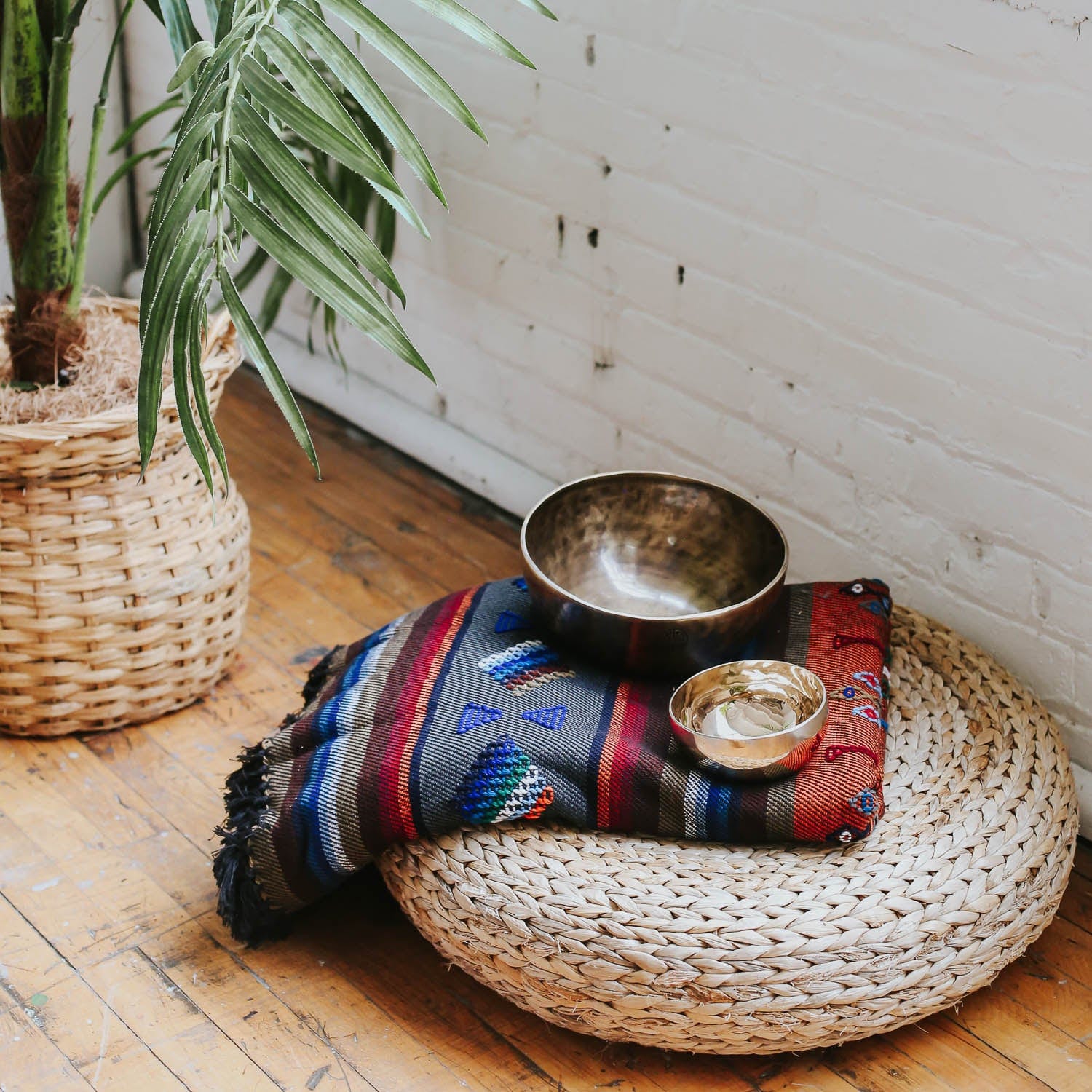 Tibetan Singing Bowl - Heart Sutra Meditation Bowl for Relaxation, Yoga & Mindfulness - Handcrafted in Nepal