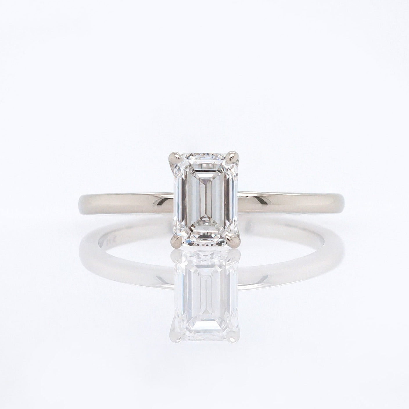 Exquisite Emerald Cut Diamond Solitaire Ring - 14K White Gold Engagement Ring for Women - Perfect for Proposals, Anniversaries & Special Occasions
