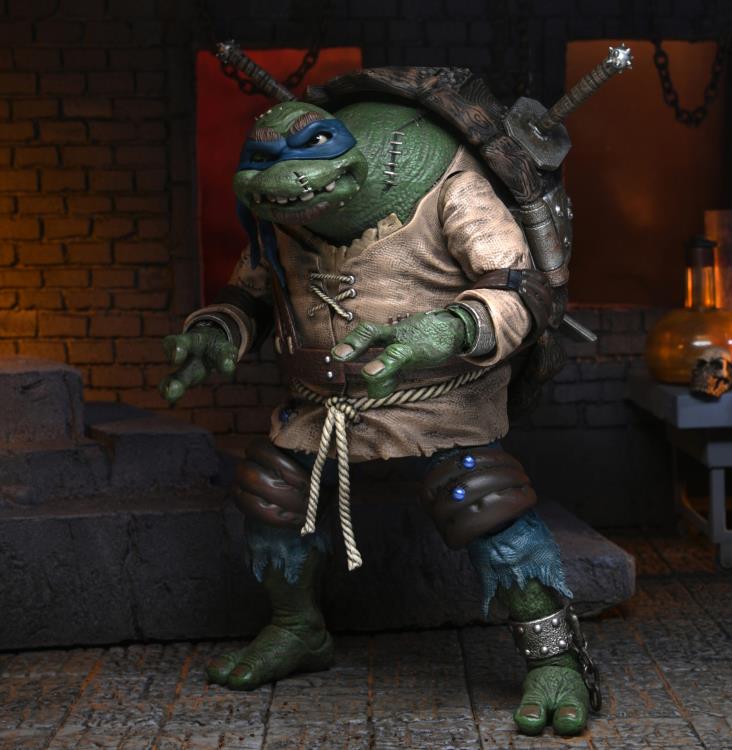 NECA Ultimate Leonardo as The Hunchback - Universal Monsters x Teenage Mutant Ninja Turtles Action Figure - Collectible Toy for TMNT Fans & Monster Movie Lovers (Display, Cosplay, Gift)