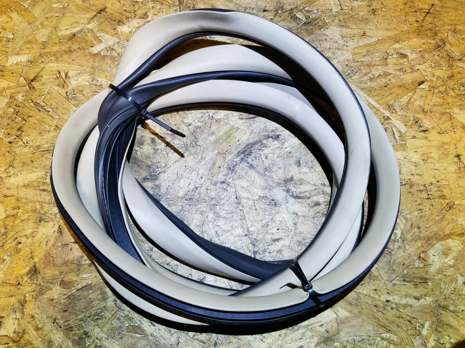 2005-2009 Cadillac SRX Front Right Passenger Side Door Weatherstrip Seal - OEM Replacement Part for Improved Weather Protection & Noise Reduction - Perfect for Rainy Days & Winter Driving