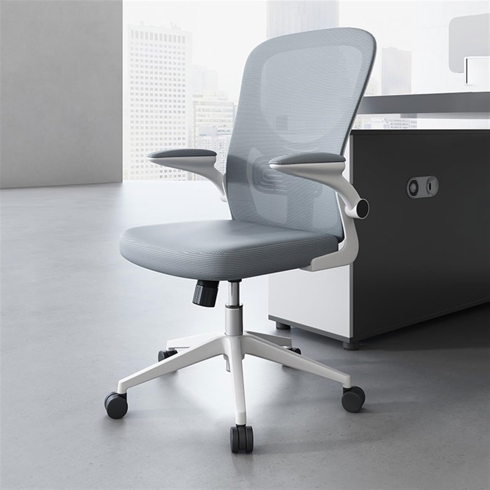 Ergonomic Office Chair with Adjustable Armrests & Mesh Backrest - Modern Swivel Desk Chair for Staff, Home Office, and Conference Rooms (Gray) - Perfect for Long Hours of Work, Gaming, and Video Calls