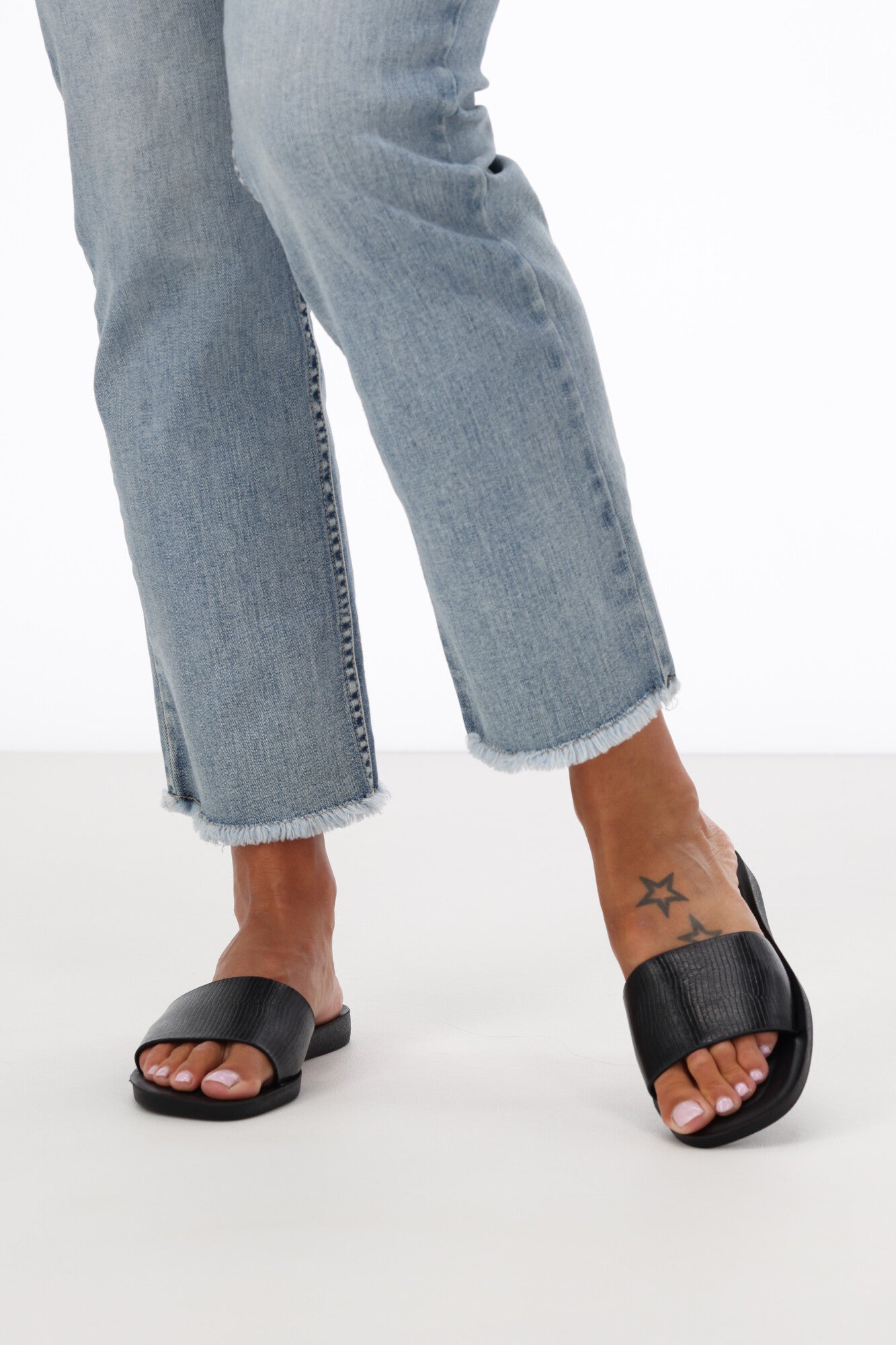 Cherry Lane Athena Slide Sandals for Women - Comfortable Black Slide Sandals for Casual Wear, Beach, and Poolside Relaxation