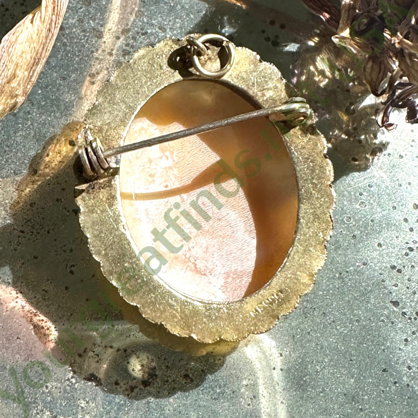Antique Carved Shell Cameo Pendant Brooch - Vintage Jewelry for Women - Perfect for Weddings, Parties & Special Occasions