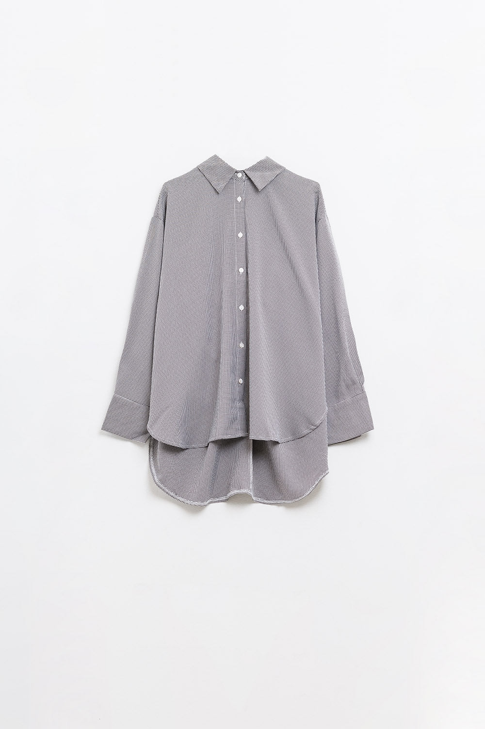 Oversize Checkered Shirt with Bow Tie in Black and White - Perfect for Casual Outfits, Layering & Stylish Everyday Wear