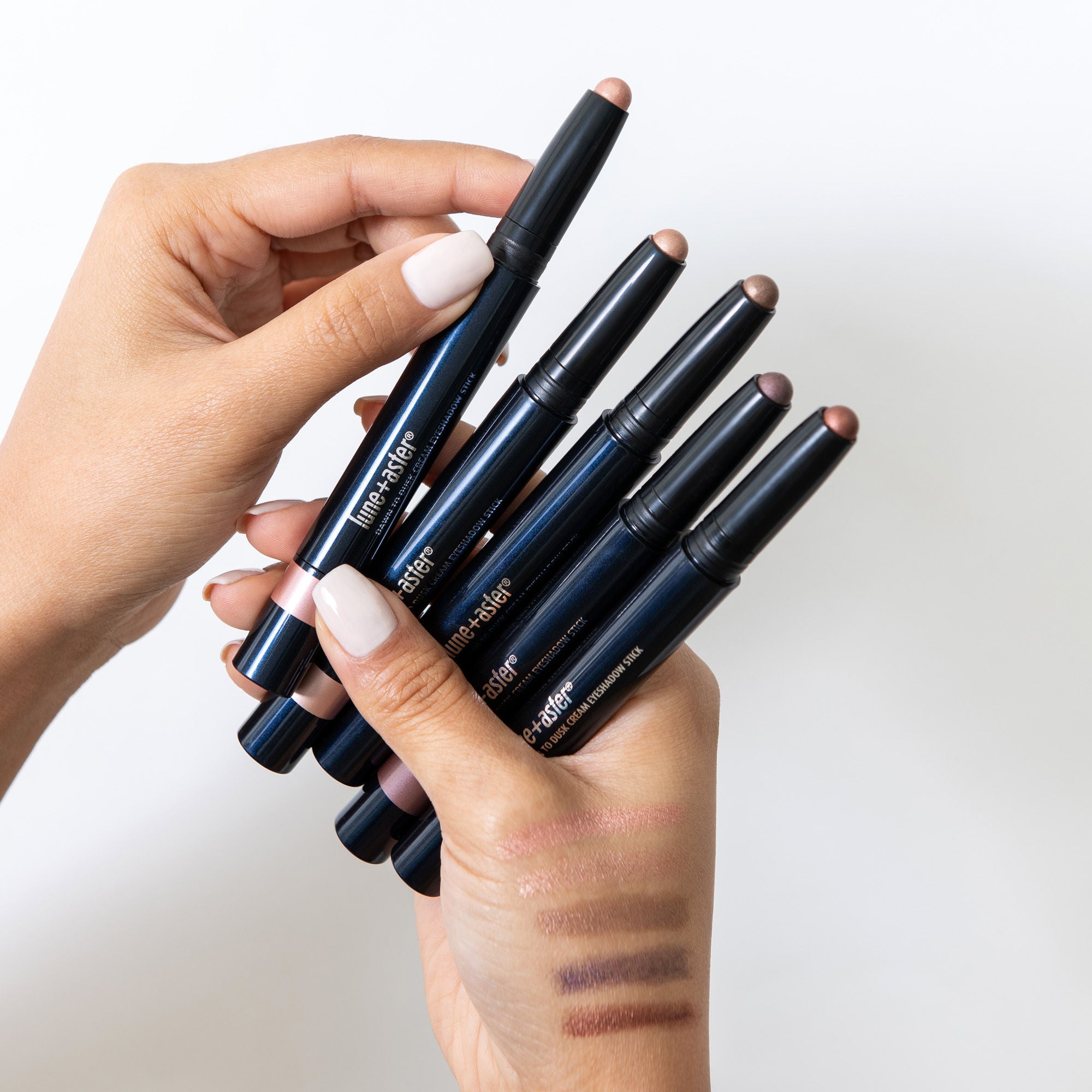 Long-Lasting Cream Eyeshadow Stick - Waterproof & Smudge-Proof for All-Day Wear - Perfect for Day to Night Makeup Looks - Natural to Glam Eyeshadow for Everyday & Special Occasions