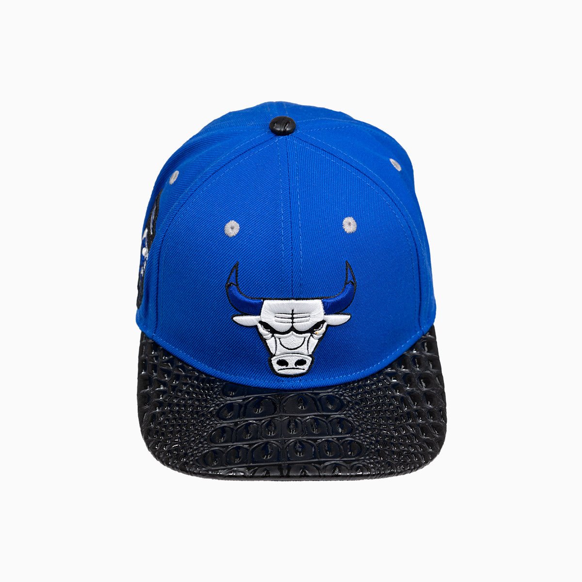 Chicago Bulls NBA Hat with Leather Visor - Official Basketball Cap for Men & Women - Perfect for Games, Streetwear & Sports Fans
