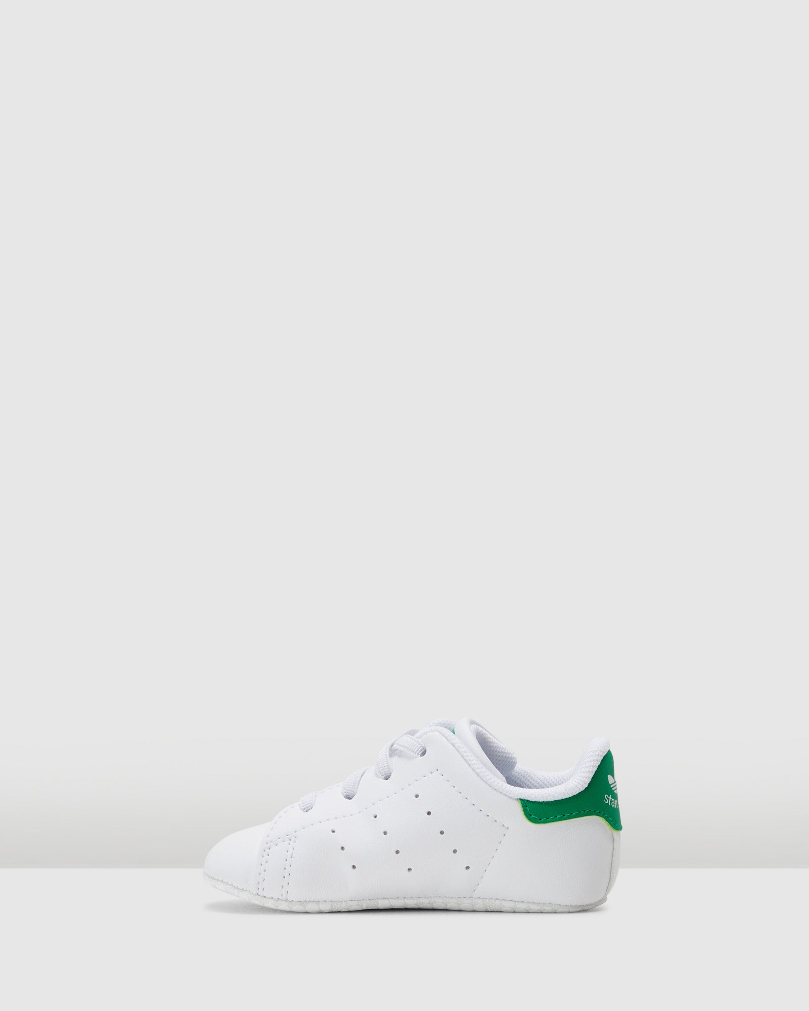 Stan Smith Crib II White/Green Baby Shoes - Classic Sneakers for Toddlers & Infants - Comfortable First Walkers for Boys & Girls - Perfect for Everyday Wear, Playtime & Special Occasions