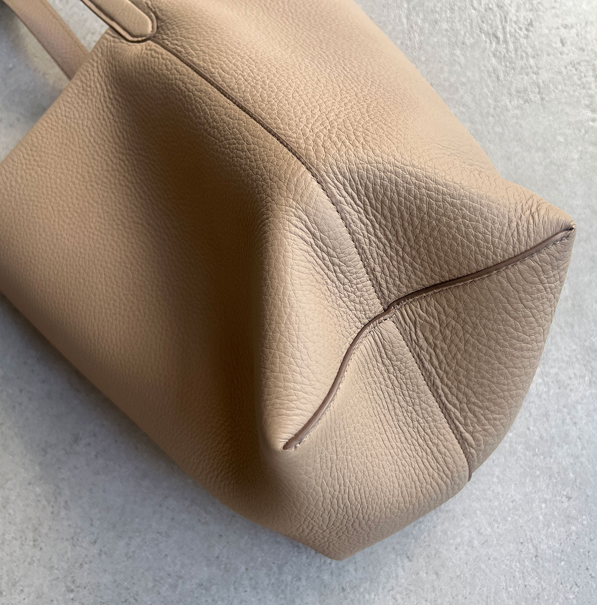 Park Tote N/S Medium Grained Leather Handbag in Dark Taupe - Perfect for Work, Travel & Everyday Use