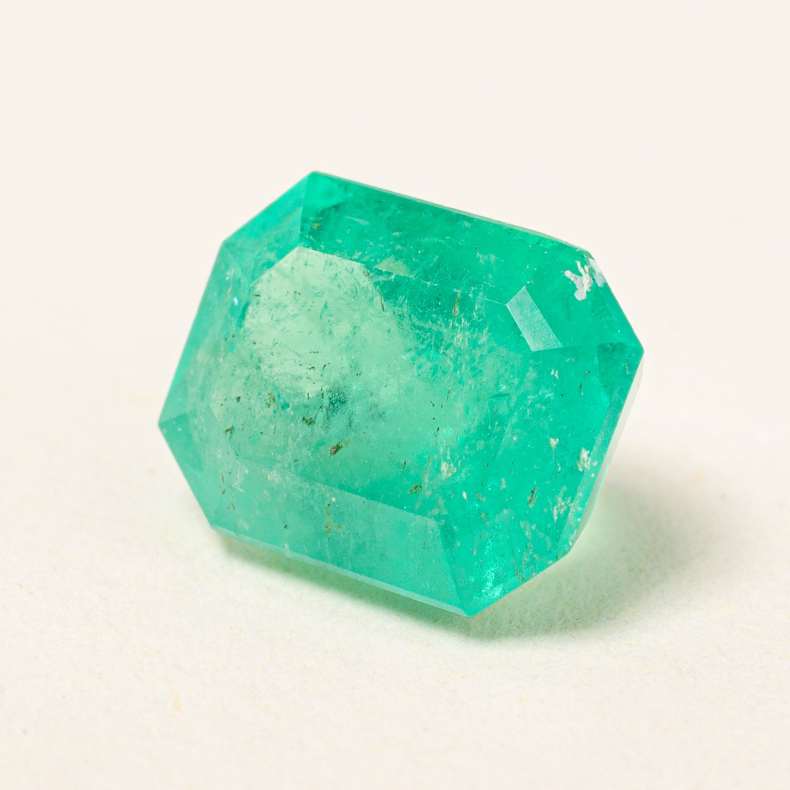 1.39ct Rectangular Step Cut Loose Emerald Gemstone for Jewelry Making - Perfect for Rings, Necklaces & Earrings