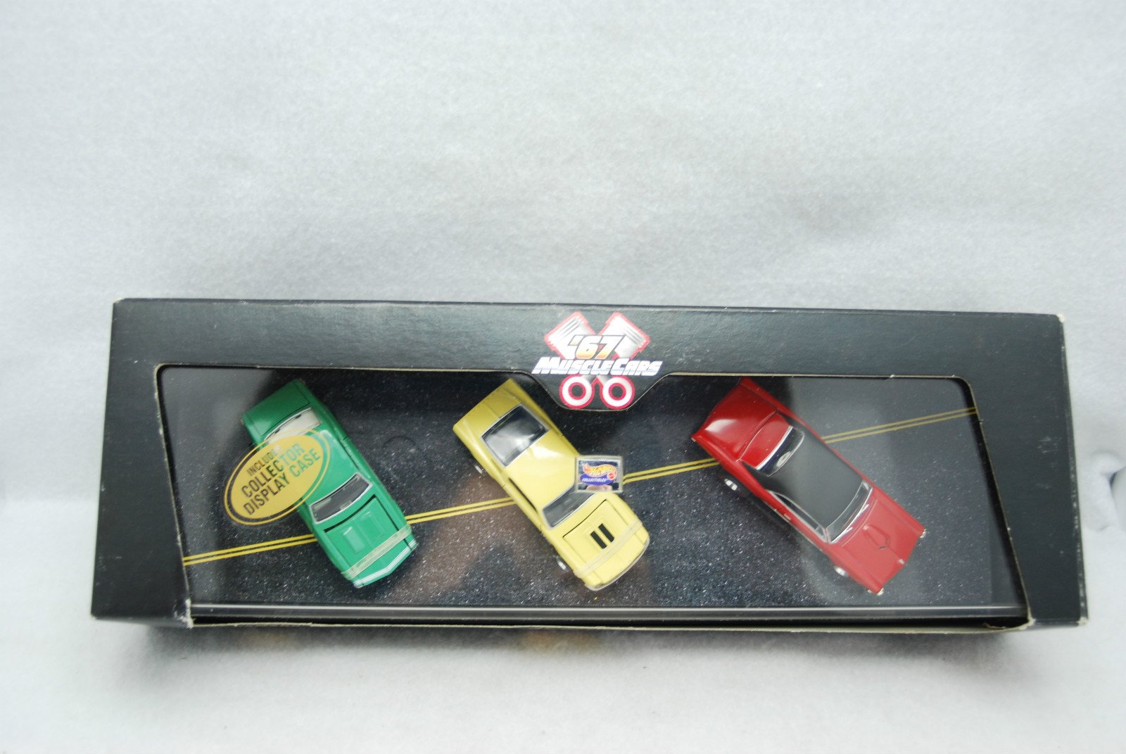 Hot Wheels 1:64 Scale Classic Collector 3-Car Set - '67 Camaro, Mustang & GTO Replicas in Display Case | 30th Anniversary Muscle Cars Collection | Perfect for Diecast Collectors, Gift Giving & Home Decor