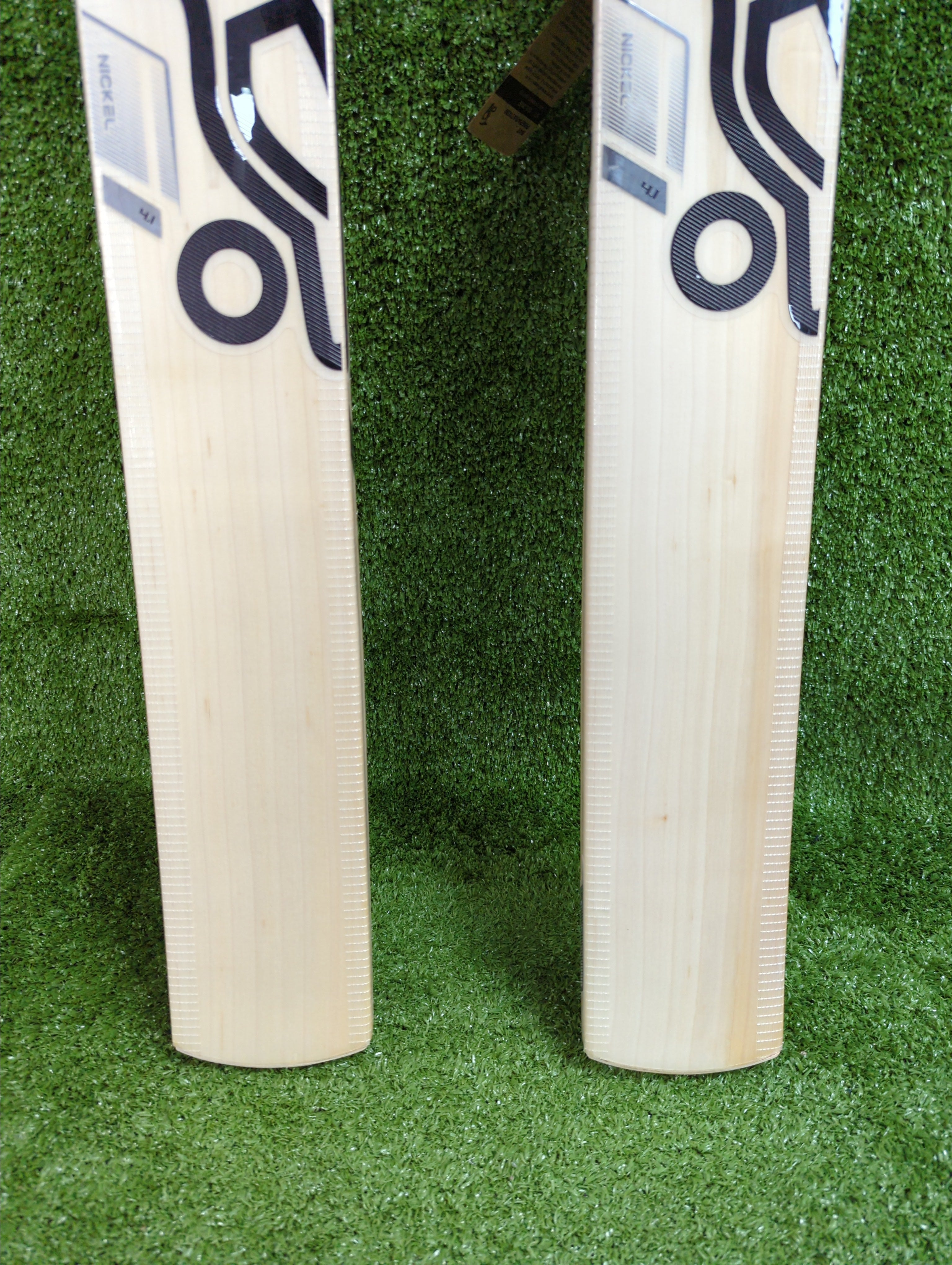 Kookaburra Nickel 4.1 Junior/Youth English Willow Cricket Bat - Perfect for Young Cricket Players & Training Sessions