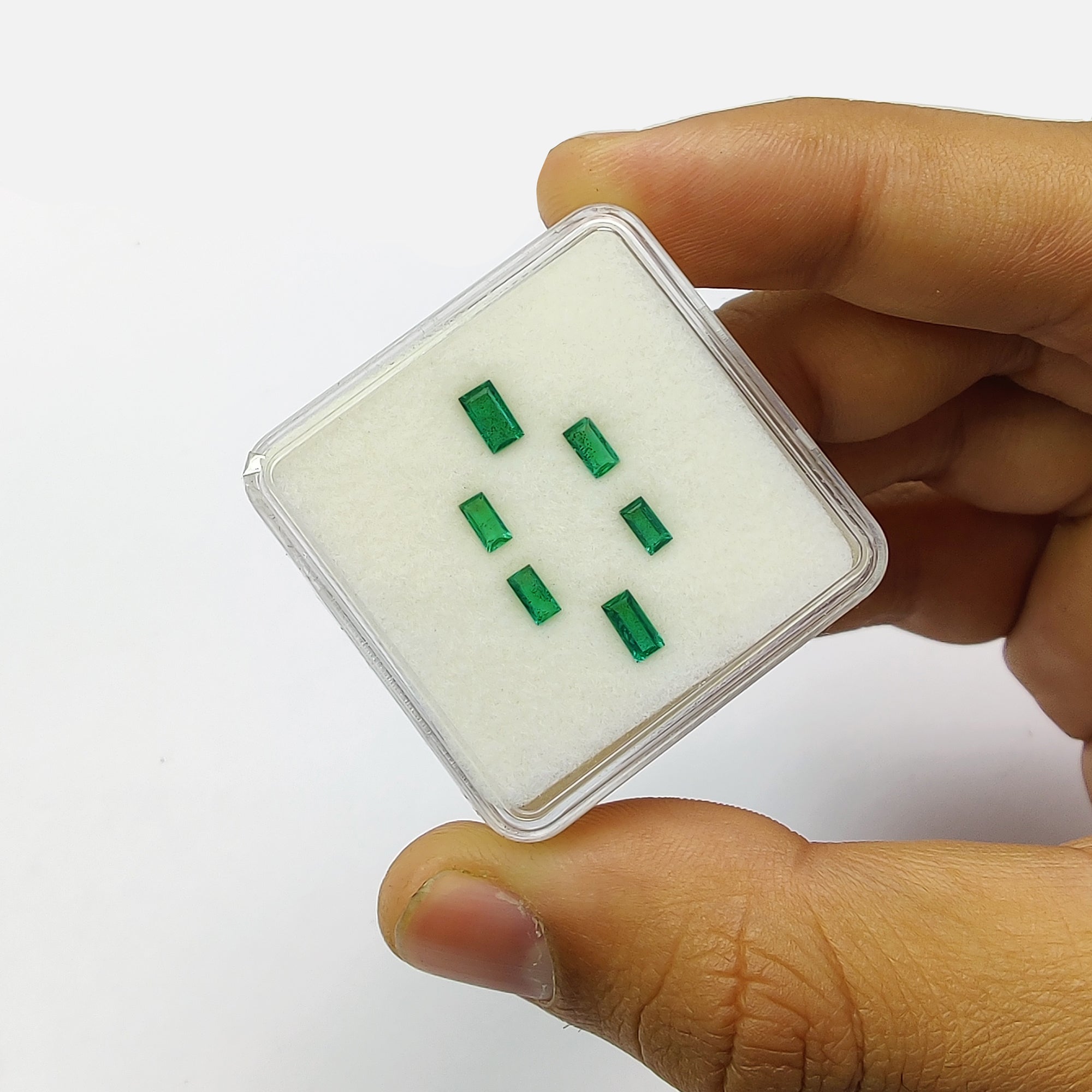 Natural Untreated Green Emerald Gemstone Set (0.95cts, 6pcs) - Cushion Cut 4x2mm & 5x3mm for Jewelry Making, Engagement Rings & Luxury Gifts