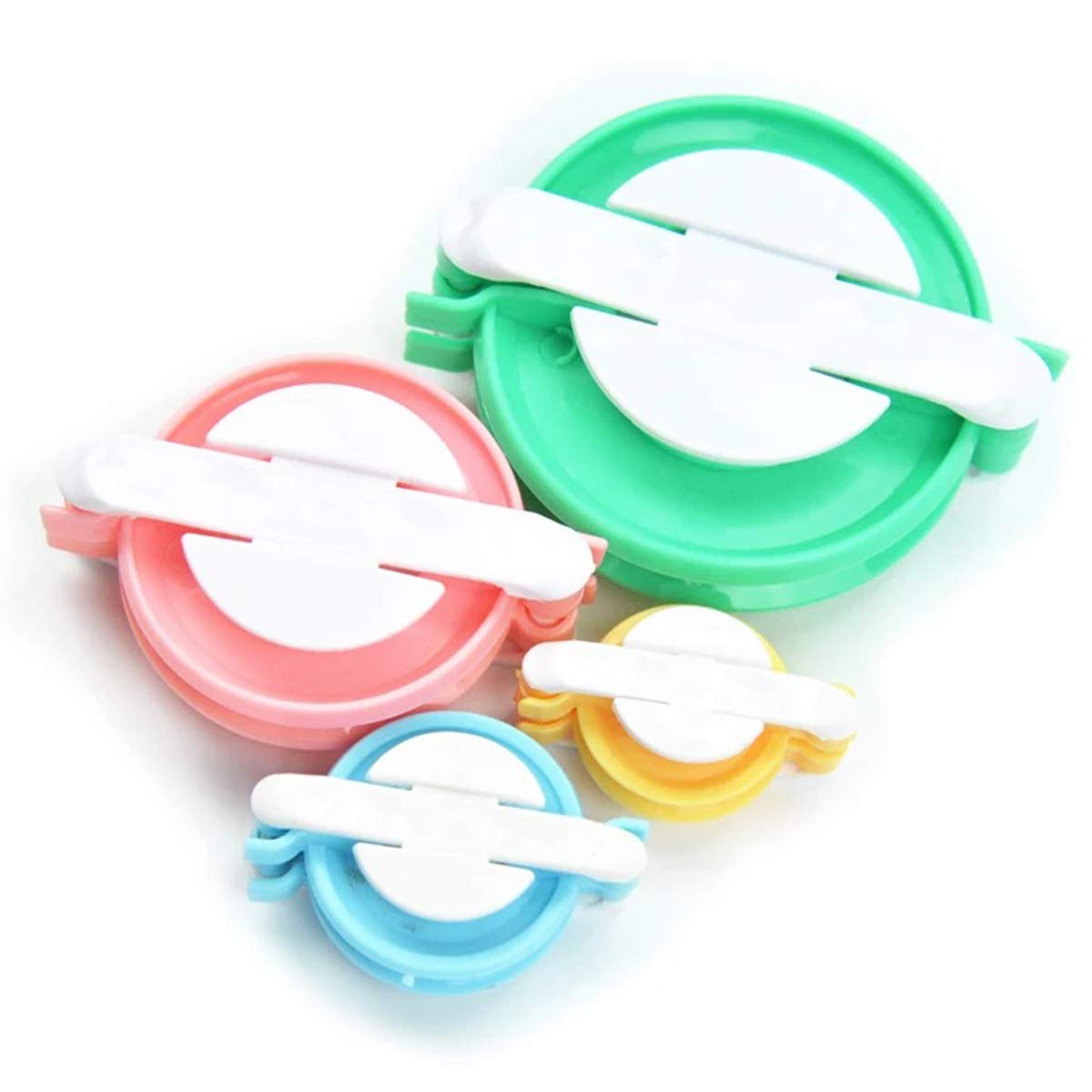 FAMKIT 4-Size Pompom Maker Kit - DIY Fluff Ball Maker for Knitting, Crochet, and Needle Crafts - Perfect for Wool Yarn, Home Decor, and Gift Wrapping (Great for Scarf Ends, Hat Toppers & Baby Blanket Accents)