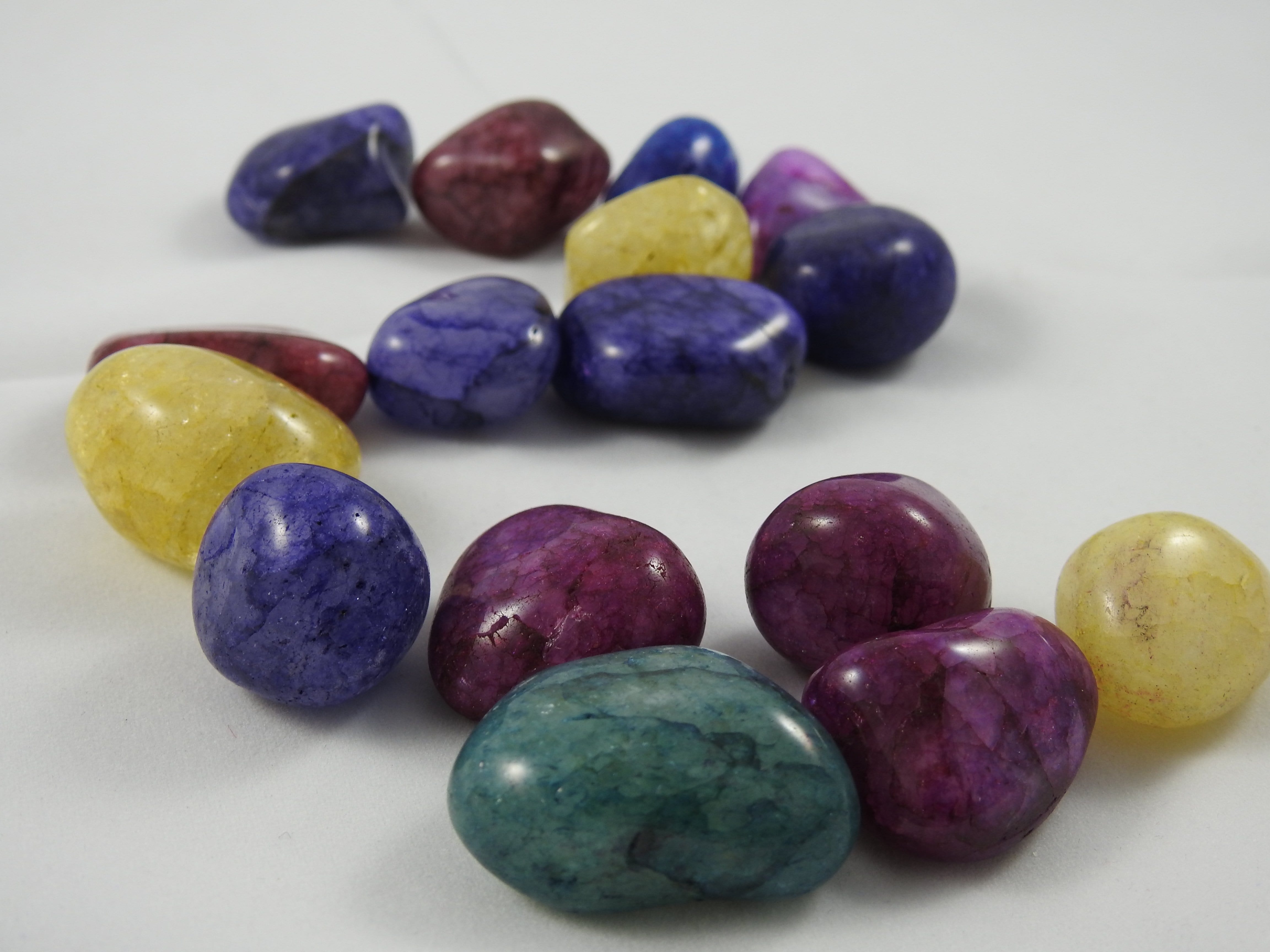 Natural Crackled Quartz Stone (1 Piece) - Healing Crystal for Meditation, Reiki, and Home Decor