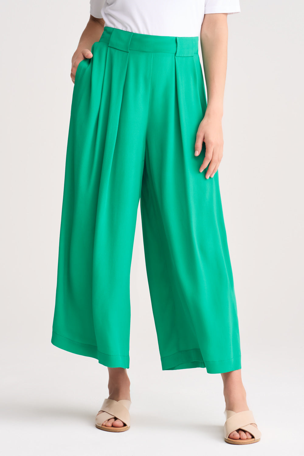 Stylish Pleated Wide Leg Pants for Women - Trendy Kelly Green High Waist Trousers | Perfect for Office, Casual Outfits & Special Occasions