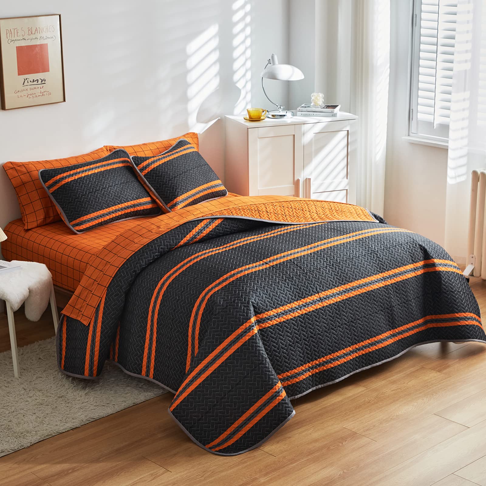 FlySheep 7-Piece King Size Quilt Set - Reversible Black & Bright Orange Striped Bedspread with 2 Pillow Shams, Sheets & Pillowcases | Complete Bed in a Bag for Master Bedroom, Guest Room & Dorm Decor