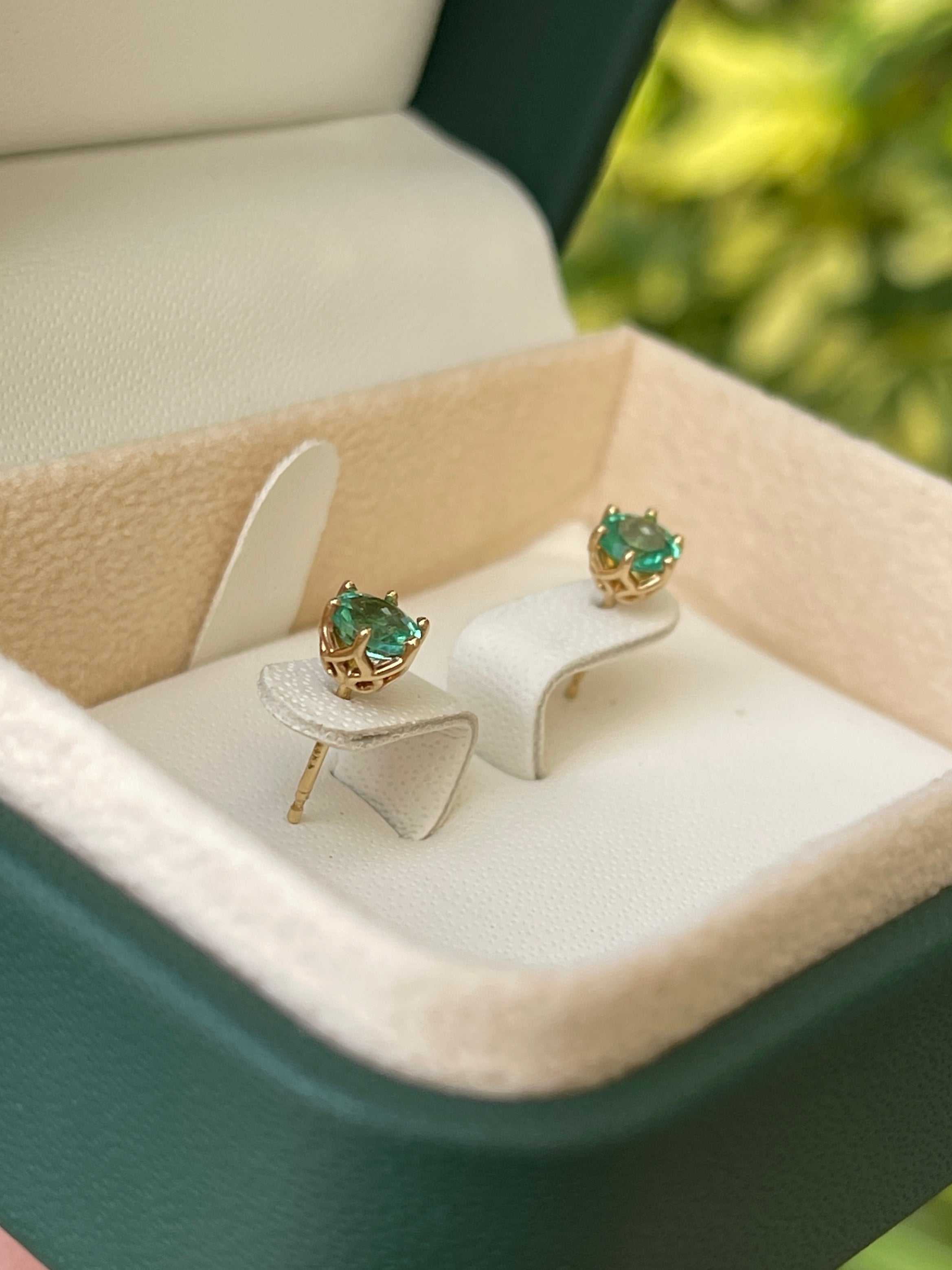 0.80tcw Round Cut Six Prong Stud Earrings 14K Gold - Elegant and Timeless Jewelry for Women, Perfect for Weddings, Parties, and Everyday Wear