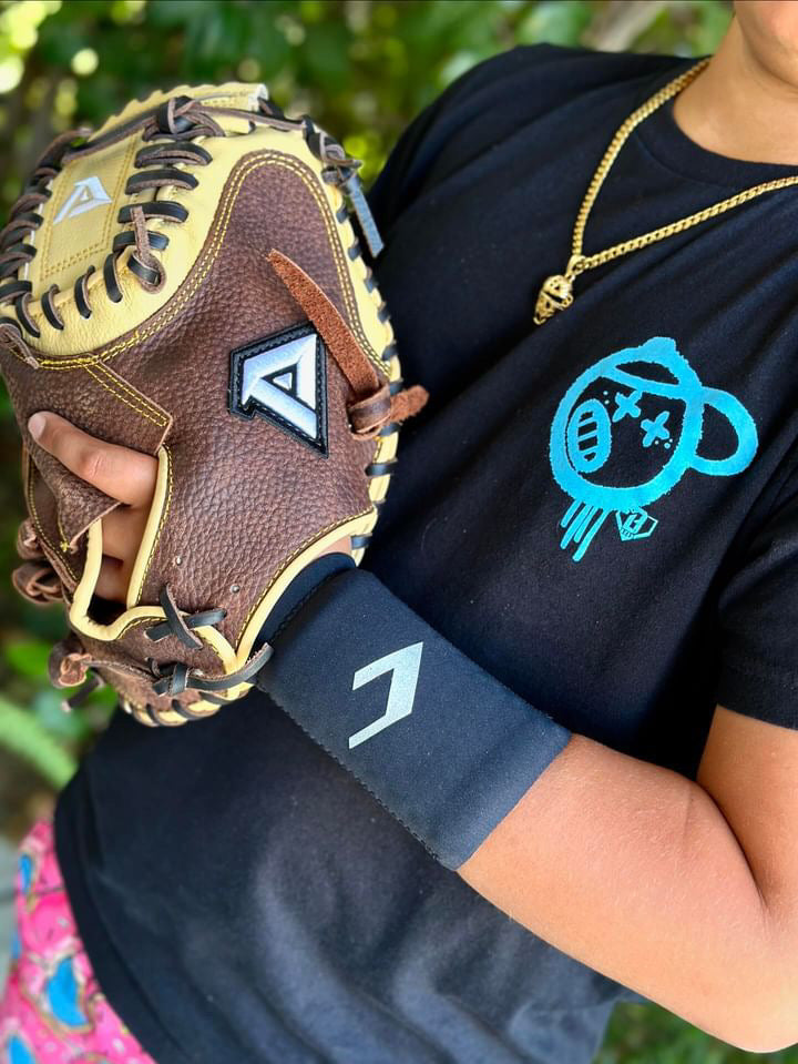 COOLOMG Baseball Wrist Guard with Protective Panel Shield - Breathable Sports Handband for Baseball, Softball & Football Players - Perfect for Training, Games & Injury Prevention