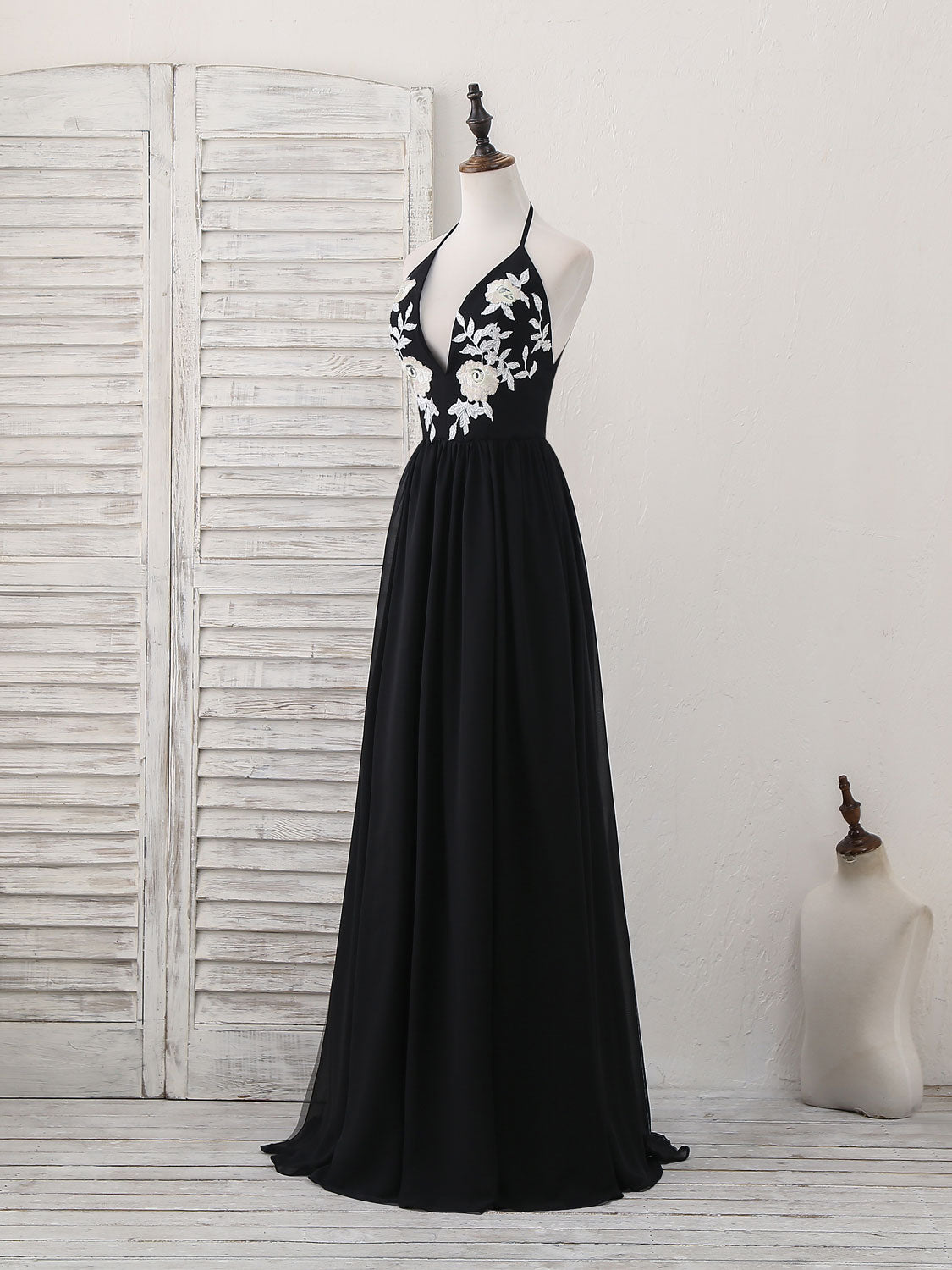 Elegant Black V-Neck Chiffon Lace Long Prom Evening Dress for Women - Perfect for Formal Dances, Galas & Special Occasions