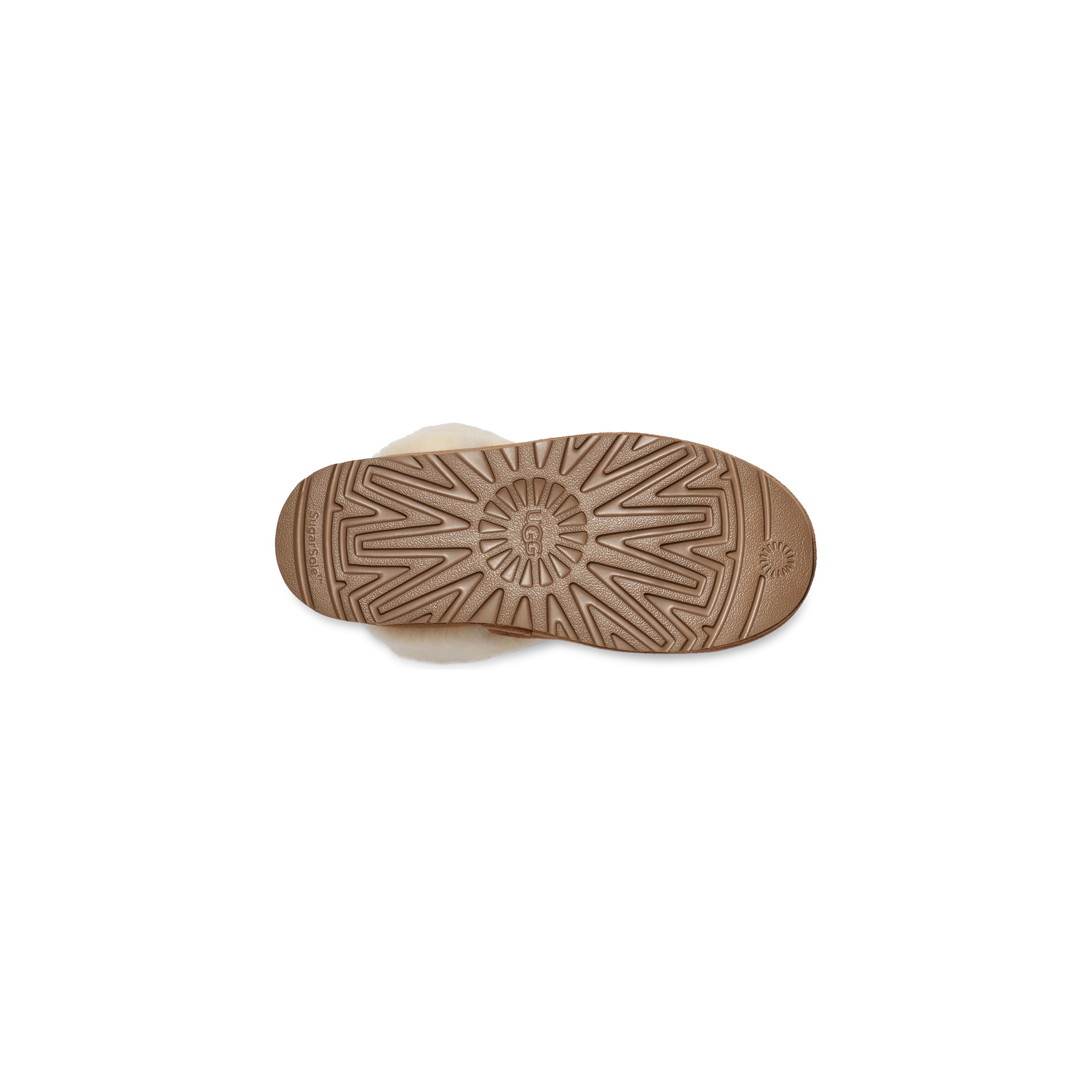UGG Women's Classic Chillapeak Boots in Chestnut - Warm Winter Snow Boots for Women, Comfortable Slip-On Shoes for Cold Weather & Outdoor Activities