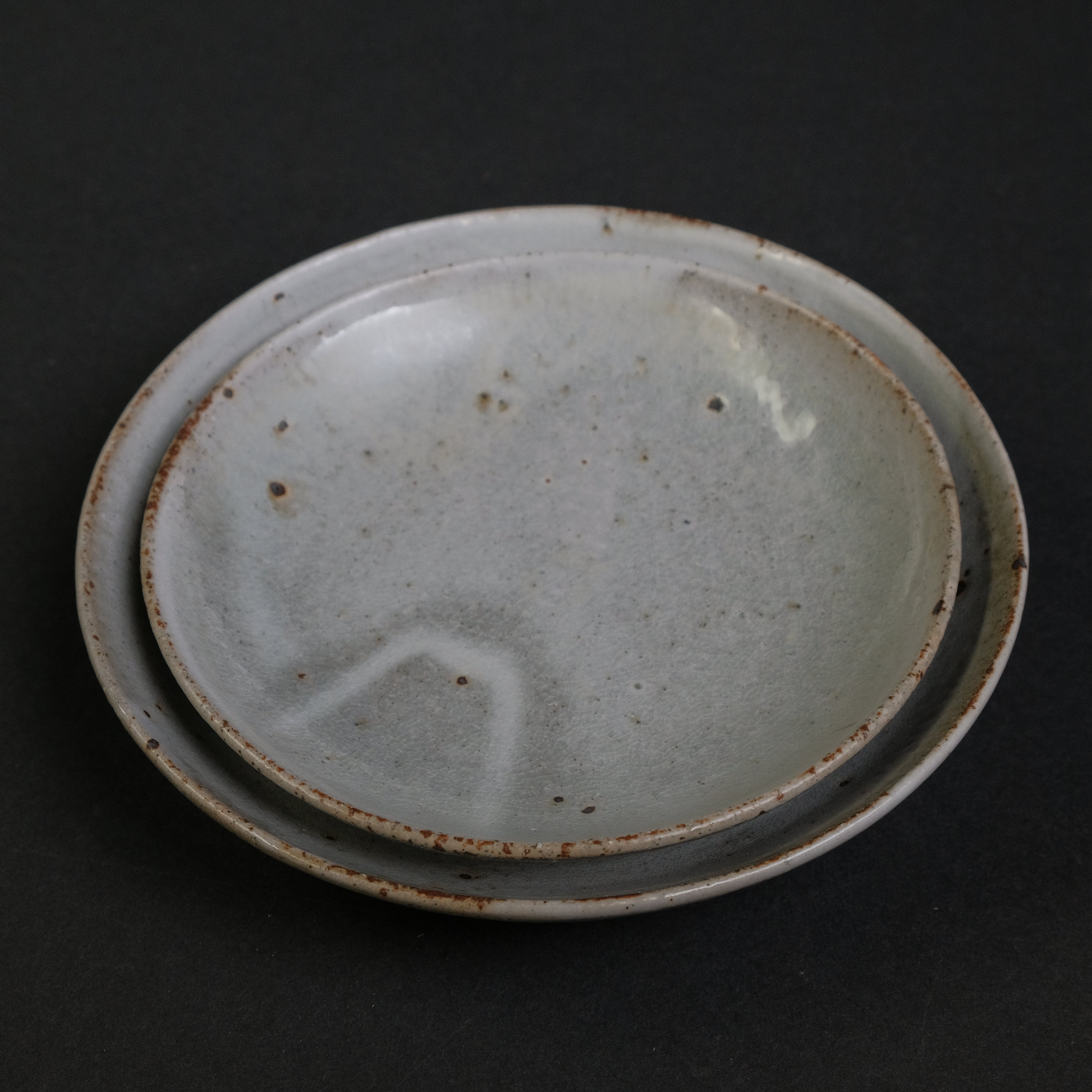 Komon Shinohara Deep Plate Kohiki - Handcrafted Japanese Ceramic Dinner Plate for Sushi, Tempura & Traditional Cuisine - Elegant Tableware for Home Dining & Restaurant Use
