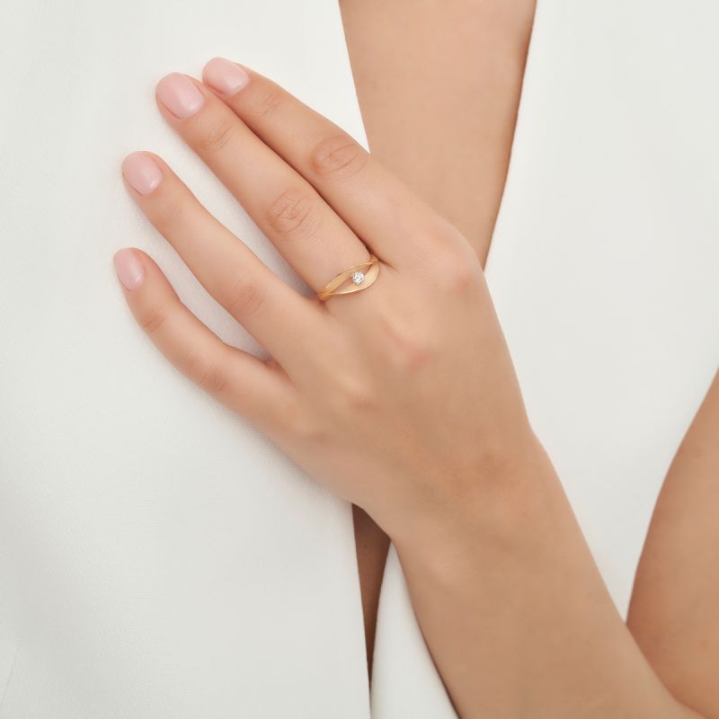Dune Assolo Ring - Elegant and Minimalist Gold-Plated Stackable Ring for Women - Perfect for Everyday Wear, Layering, and Special Occasions
