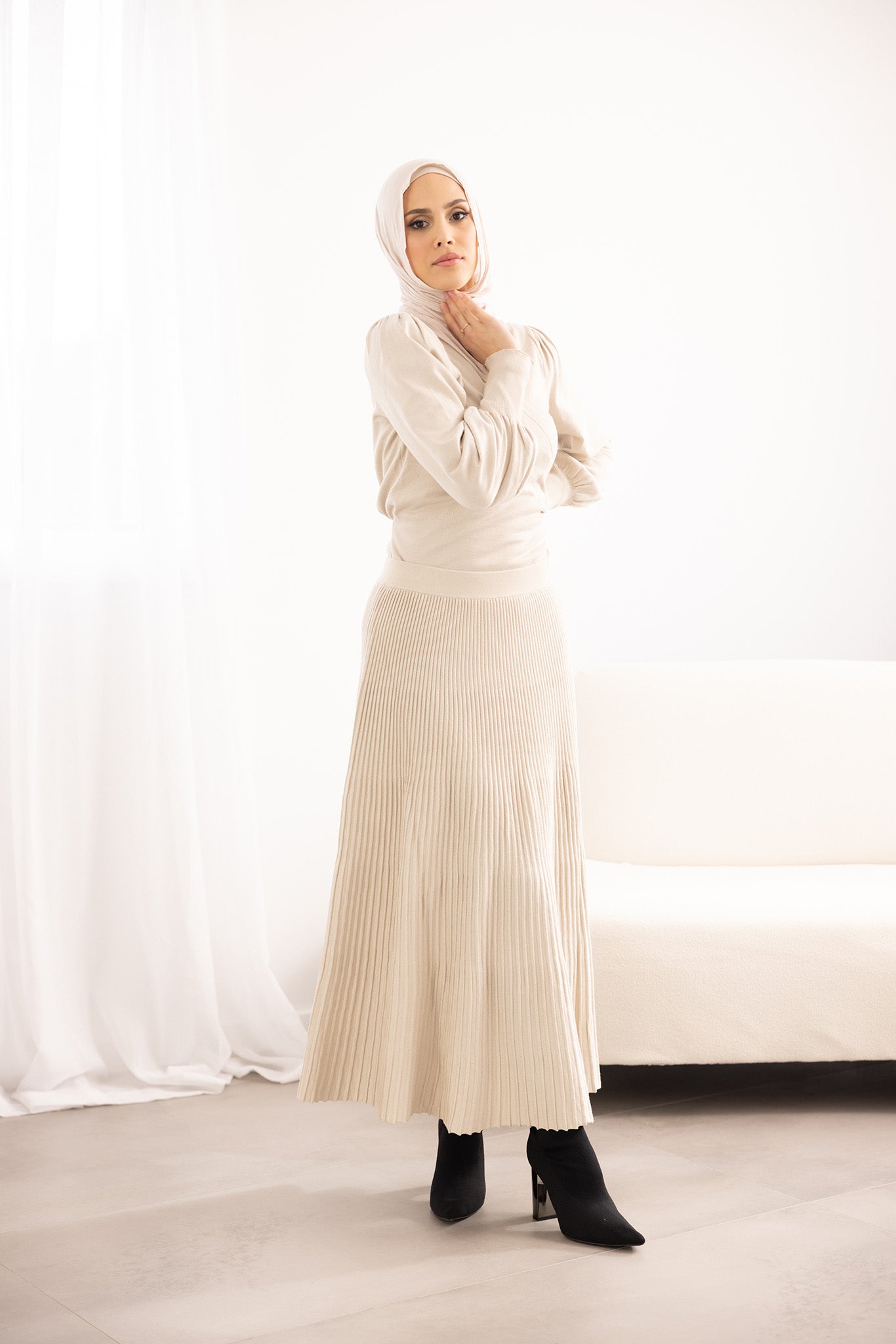 Stylish Lora Knit Skirt for Women - Soft Comfortable Stretch Midi Skirt - Perfect for Office Wear, Casual Outfits & Date Nights