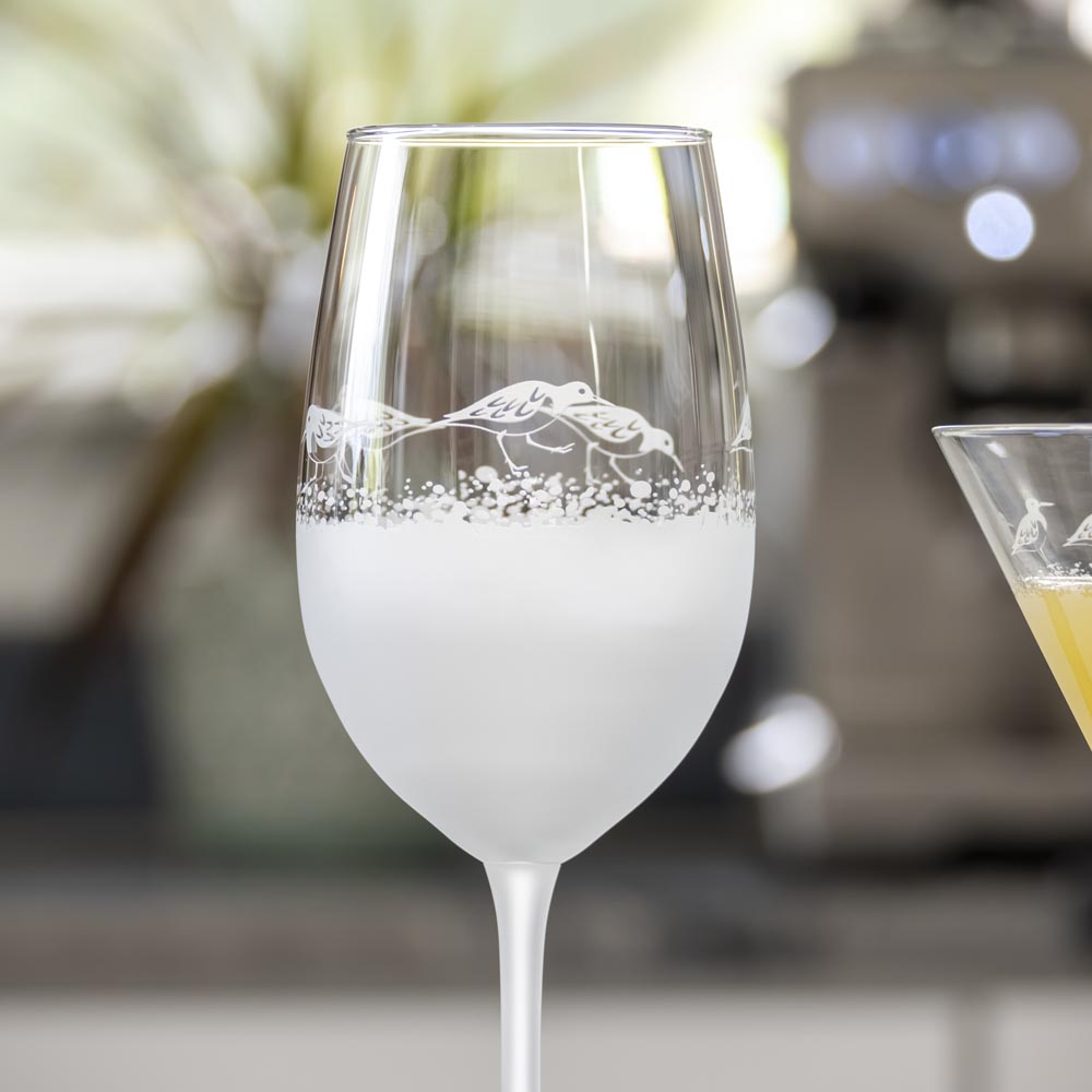 Premium Sandpiper 18oz All Purpose Wine Glasses Set of 4 - Stemless Wine Tumblers for Red, White, Rosé & Cocktails - Perfect for Dinner Parties, Weddings & Home Entertaining