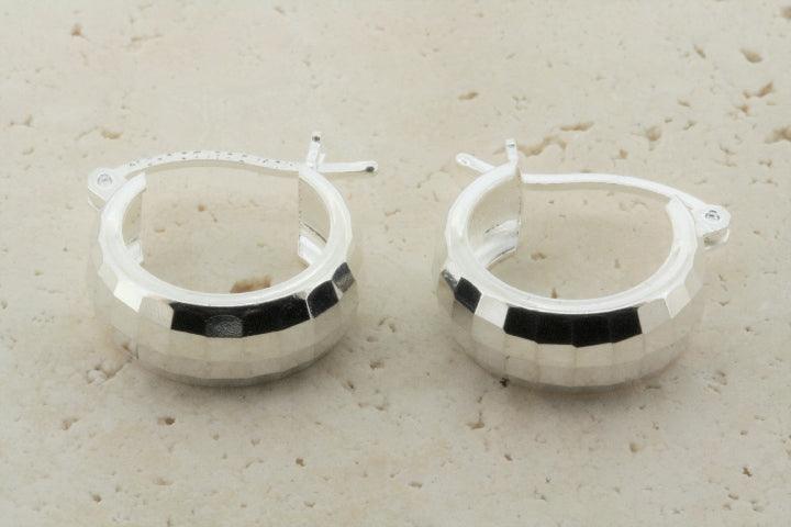 Diamond Cut Hoop Earrings 15mm - Elegant & Shiny Gold/Silver Hoops for Women, Perfect for Parties, Weddings & Everyday Wear