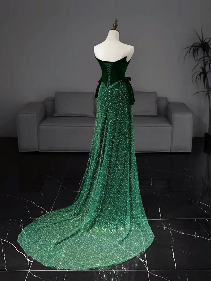 Mermaid Sequin Long Prom Dress - Elegant Green Formal Gown J4284 for Homecoming, Ball, and Evening Events