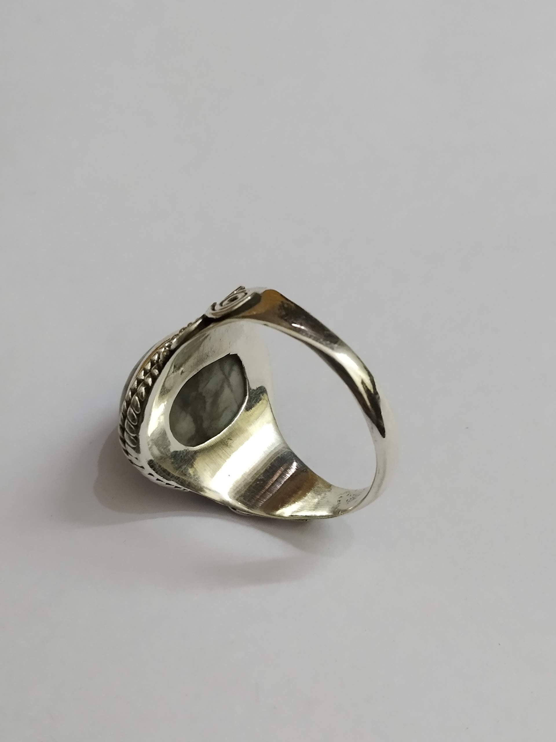 White Howlite Ring - Sterling Silver Bohemian Jewelry with Turquoise Howlite, Promise & Buffalo Ring - Vintage Style Healing Crystal Gypsy Ring for Bridesmaids Gift & Spiritual Healing | Perfect for Boho Fashion, Meditation & Special Occasions
