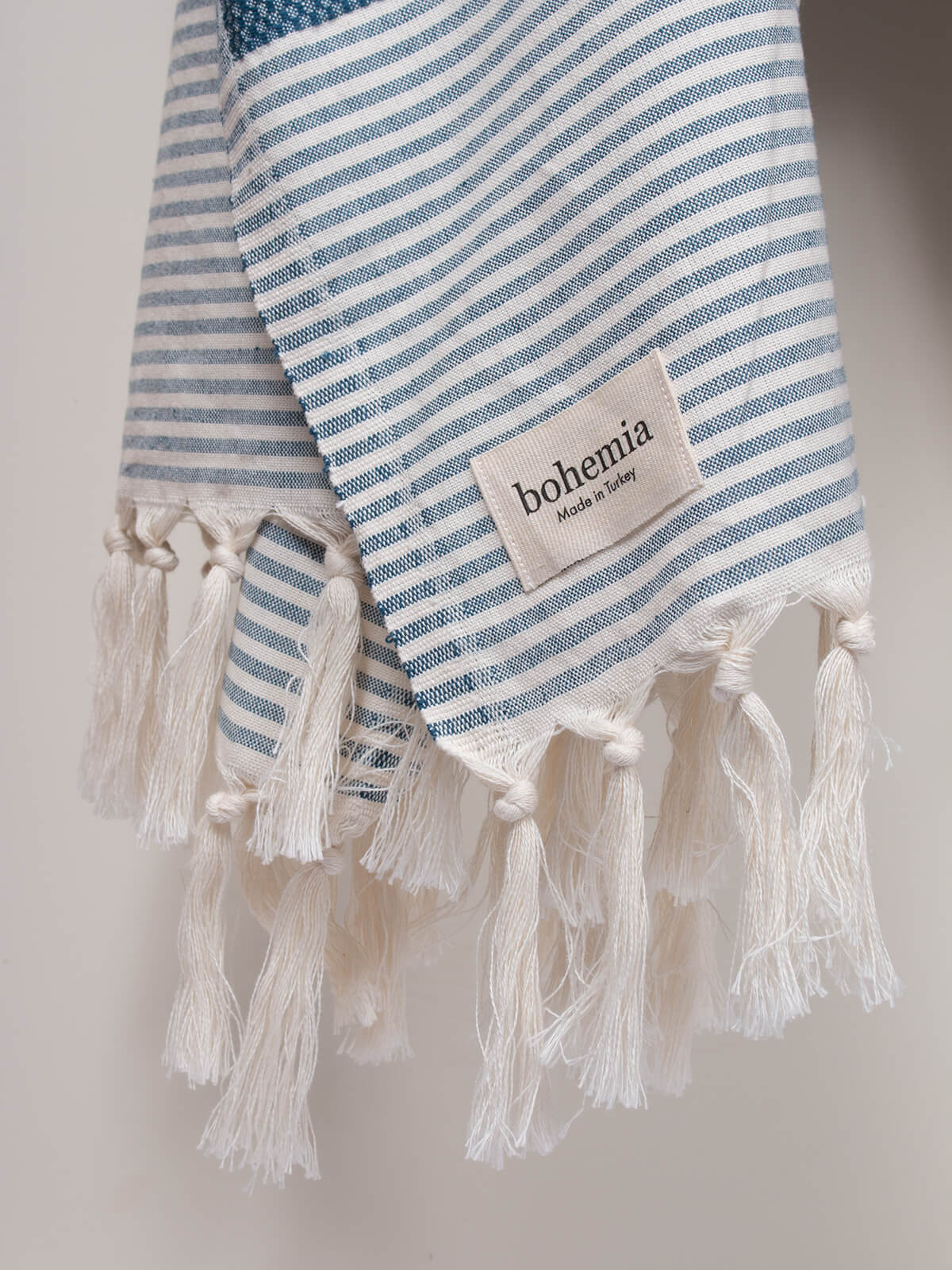 Premium Amalfi Hammam Towel in Indigo Blue - Soft & Absorbent Turkish Bath Towel for Spa, Beach, and Yoga - Perfect for Travel & Home Use