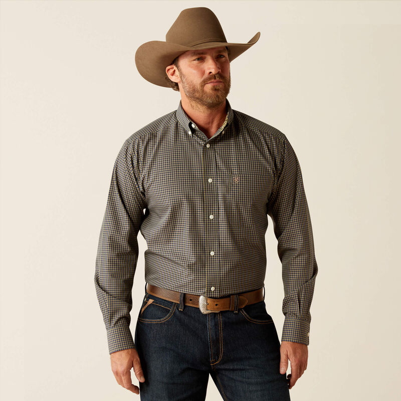 Ariat Wrinkle Free Ferris Classic Shirt for Men - Comfortable Western Work & Casual Wear for Ranch, Rodeo & Outdoor Activities
