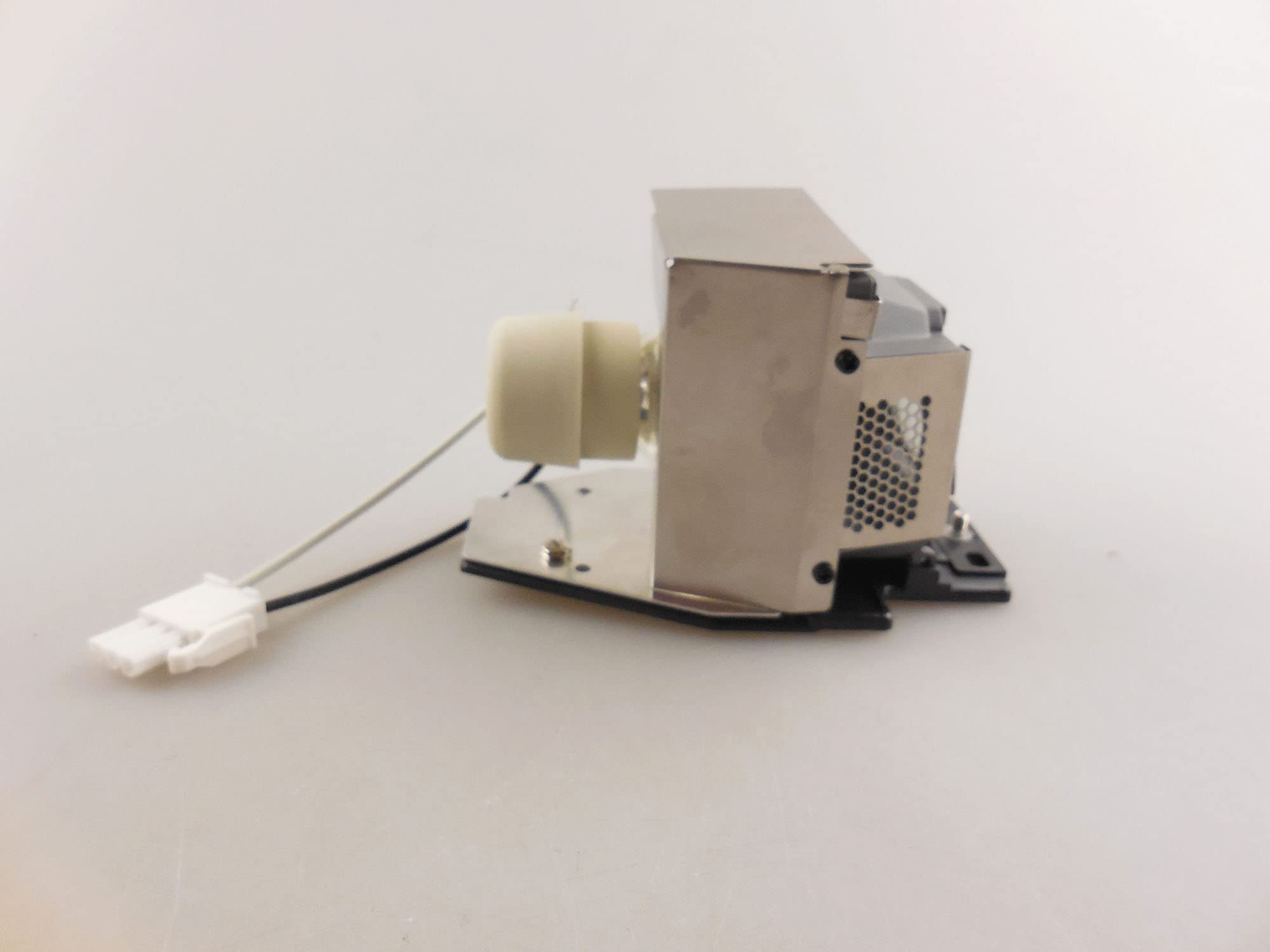 Original Title: SP_LAMP_044 Replacement Projector Lamp Bulb with Housing Compatible with INFOCUS SP-LAMP-044 X16 X17   Optimized Title: **INFOCUS SP-LAMP-044 Replacement Projector Bulb with Housing - Compatible with X16, X17 Projectors - High Brightness & Long Lifespan - Ideal for Home Theater, Office Presentations & Classroom Use**