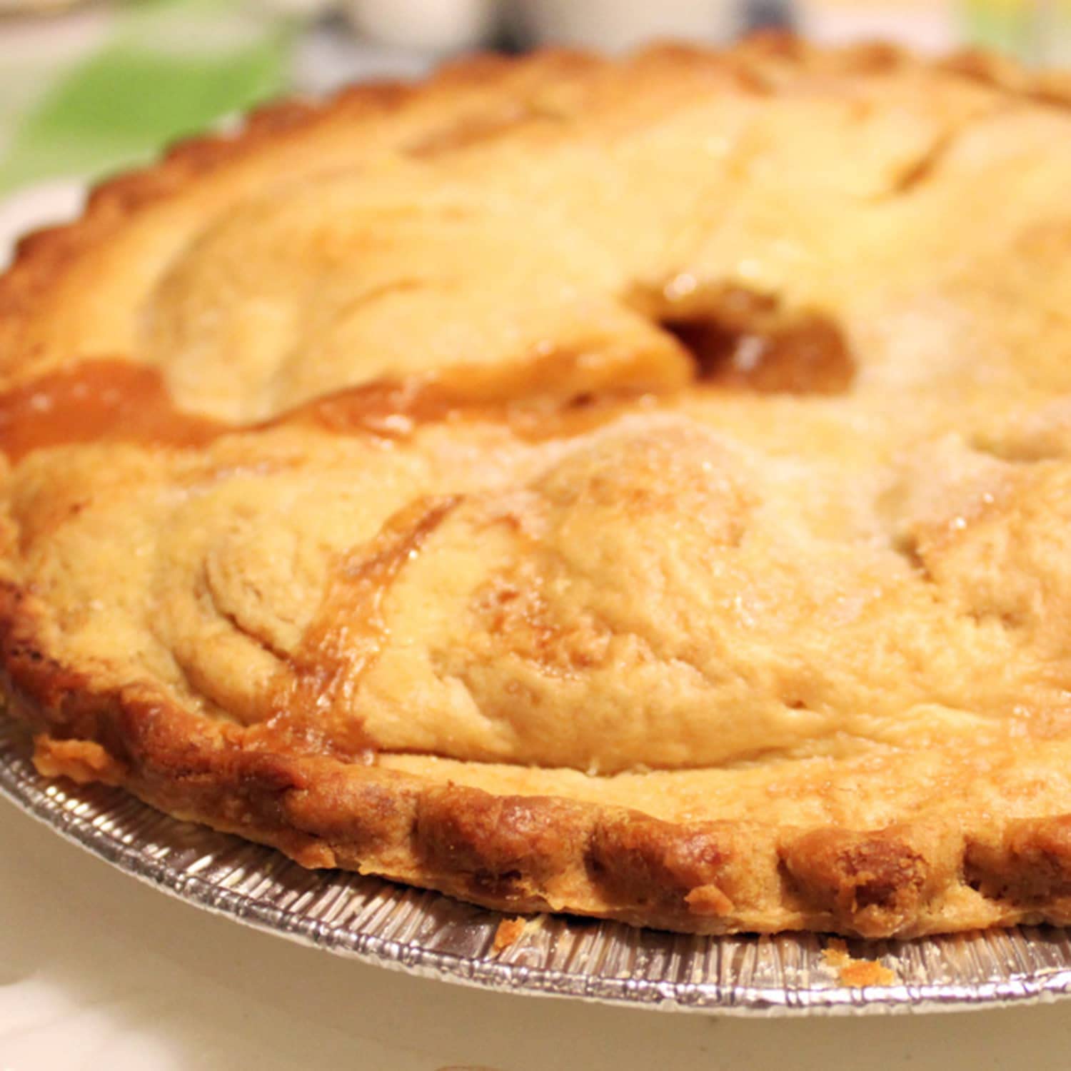 9-Inch Disposable Aluminum Pie Pans - 25 Pack, Oven & Freezer Safe for Baking Pies, Quiches, Tarts - Perfect for Holidays, Parties & Meal Prep