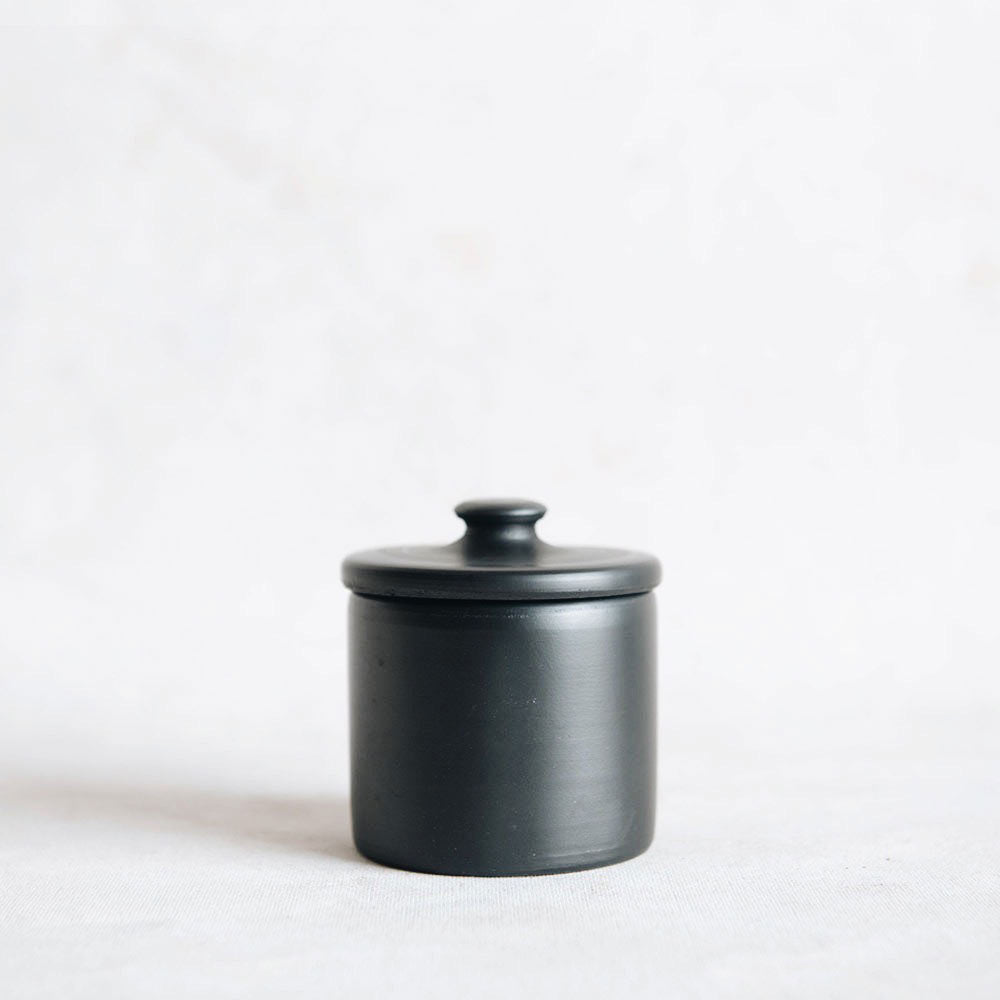 Handmade Earthenware Ceramic Cup with Lid - 12oz Rustic Coffee Mug for Tea, Hot Chocolate & Office Use - Microwave & Dishwasher Safe
