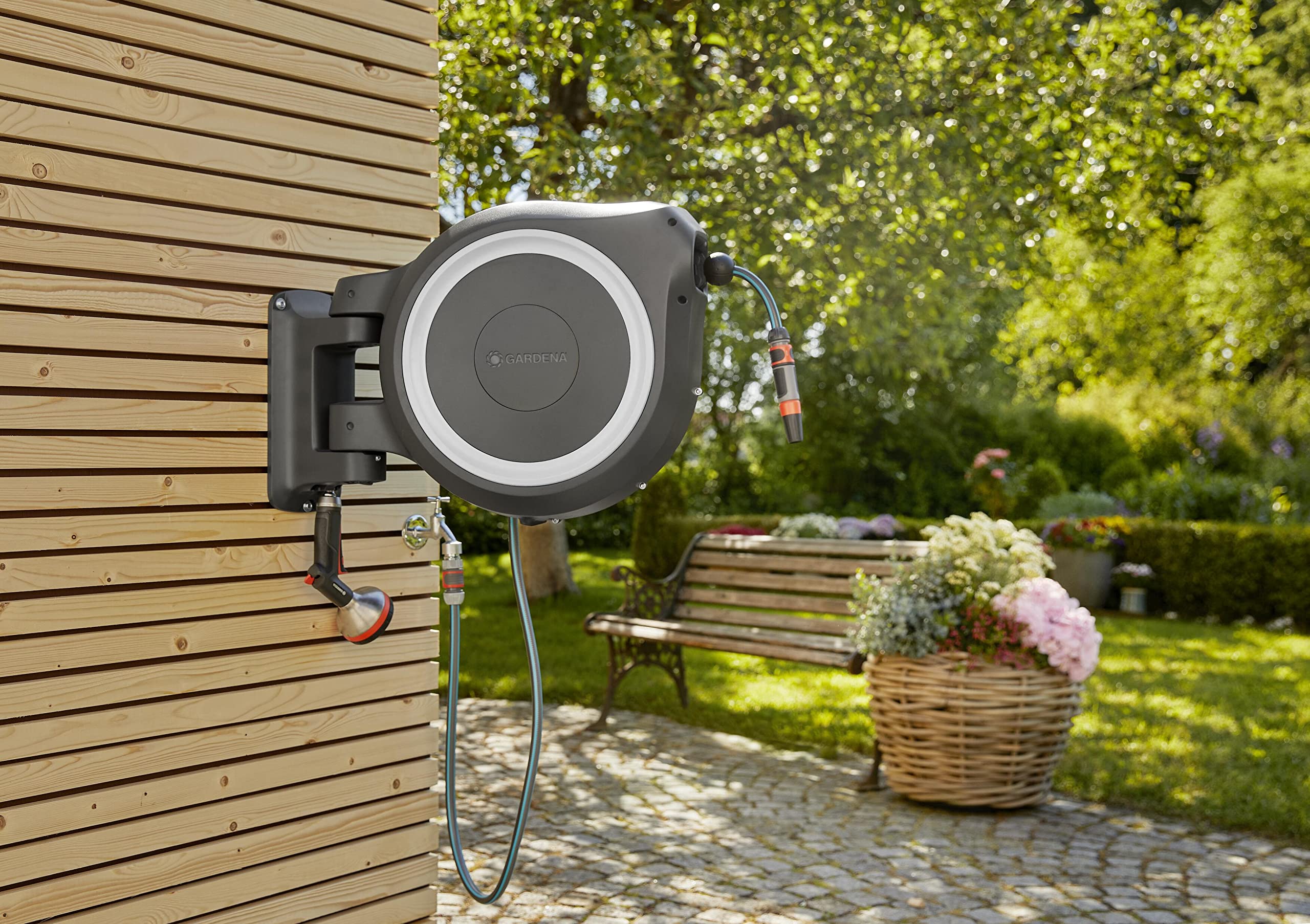 **Gardena Wall-Mounted Hose Box Rollup L (White) 30 m – Heavy-Duty Watering System for Large Gardens, Swivel Hose Reel with 30 m Premium Garden Hose & Mounting Kit (18627-20) – Ideal for Patio, Lawn, and Outdoor Plant Care**
